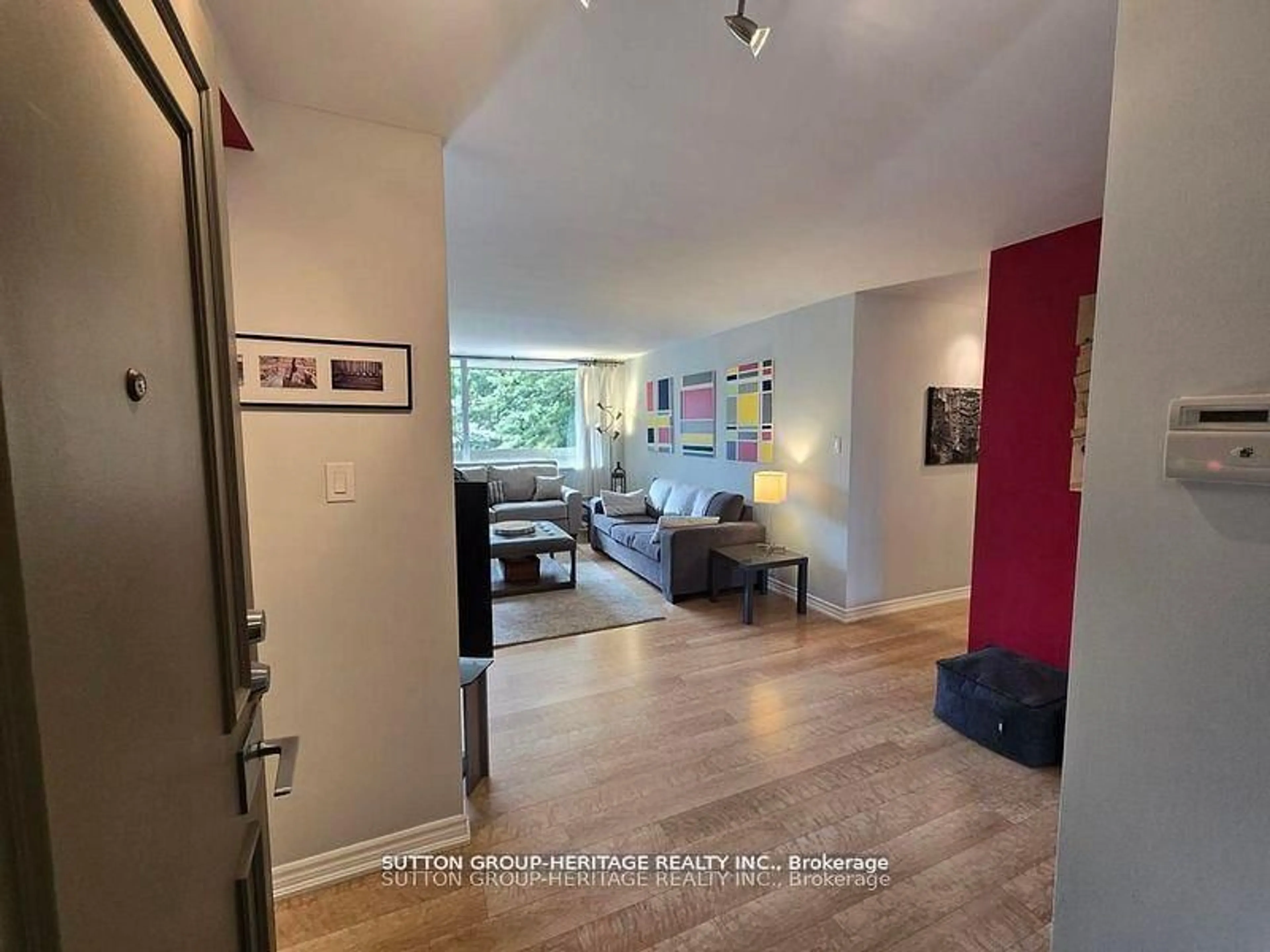 Indoor entryway for 75 Wynford Heights Cres #201, Toronto Ontario M3C 3H9