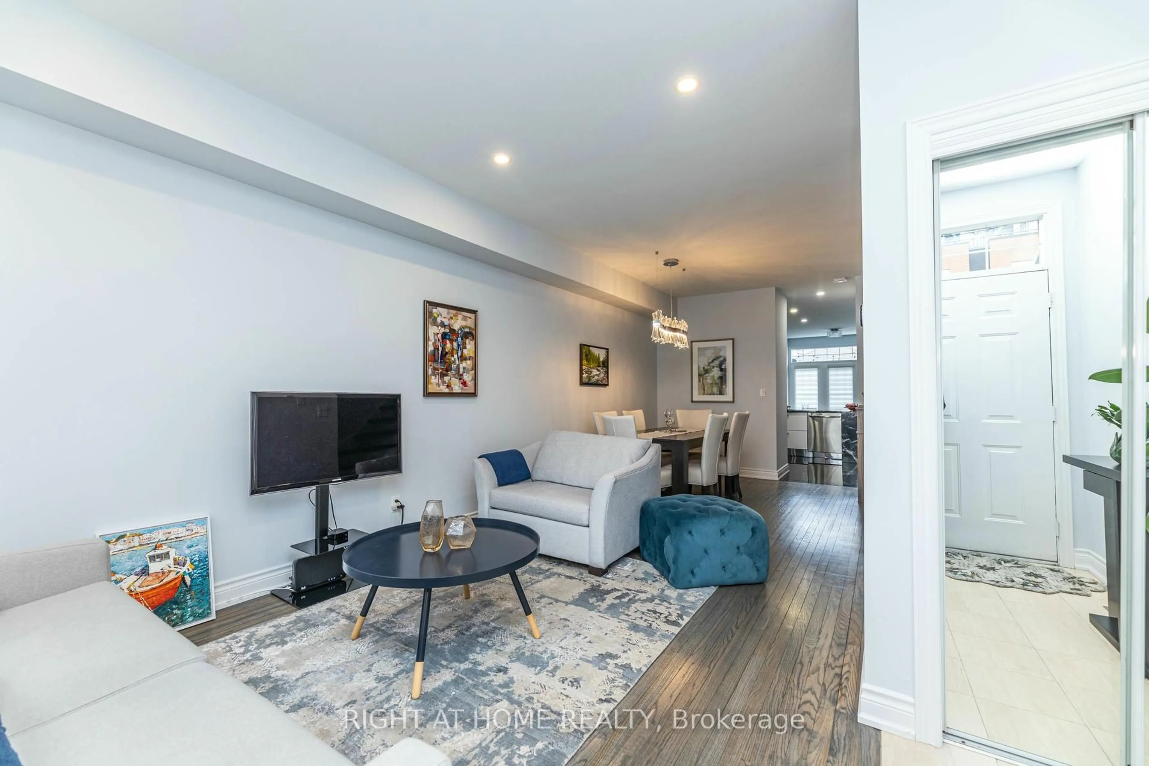 Living room with furniture, unknown for 34 Horsham Ave, Toronto Ontario M2N 1Z7