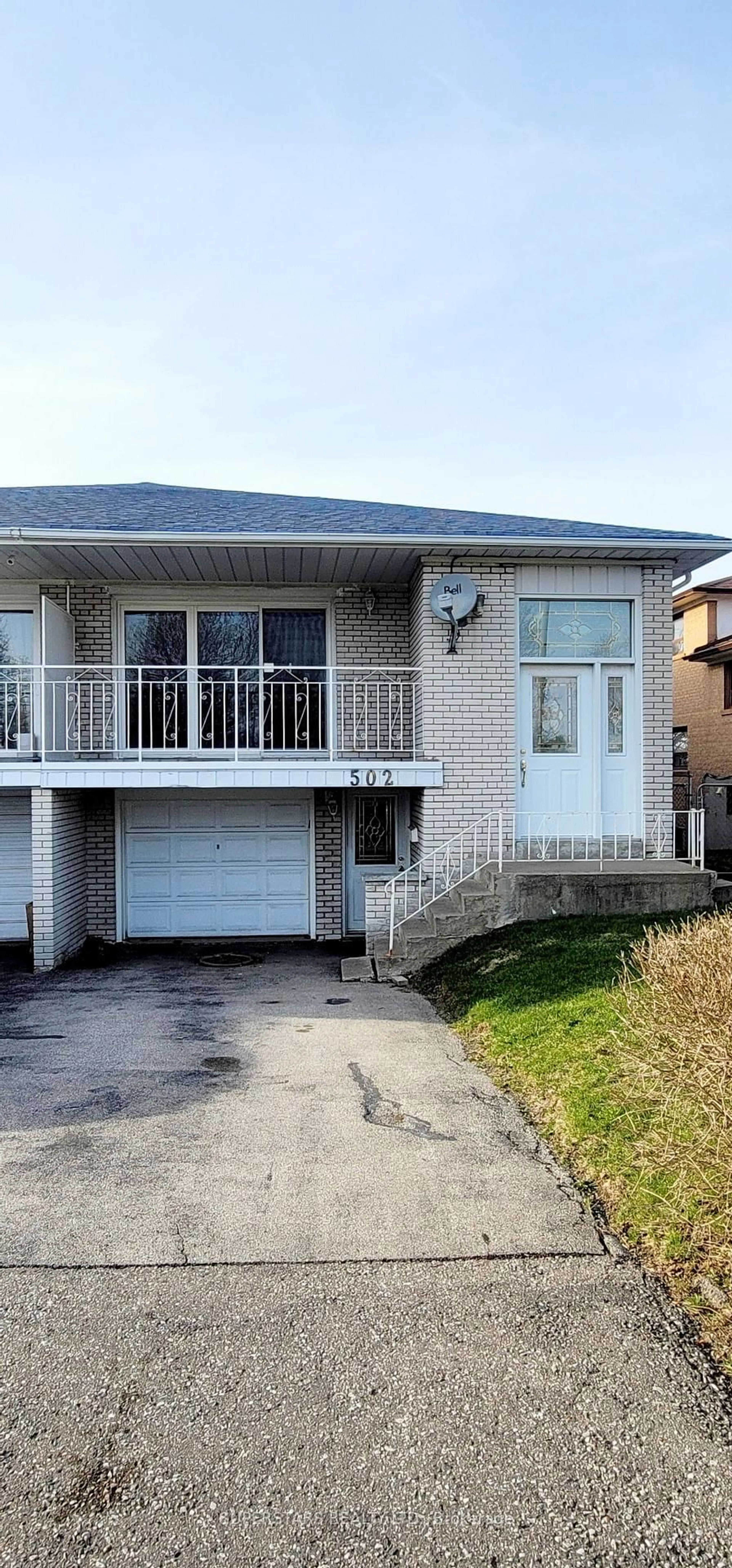 Unknown for 502 Van Horne Ave, Toronto Ontario M2J 2V2