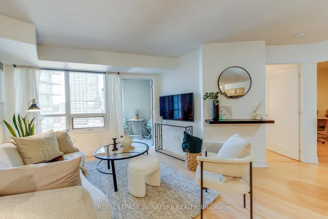 Additional property image - 20 Blue Jays Way Unit 1401