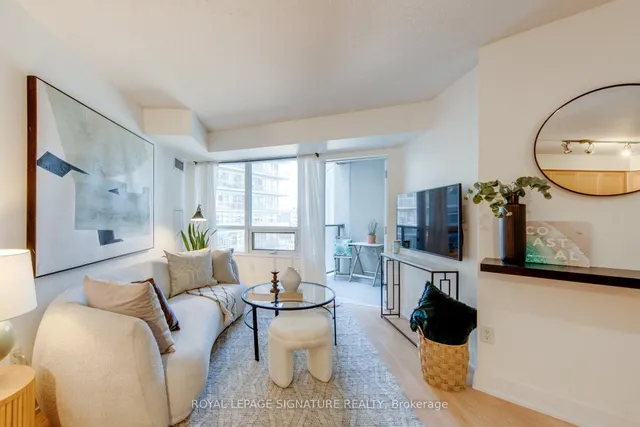 Additional property image - 20 Blue Jays Way Unit 1401