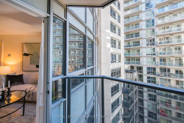 Additional property image - 20 Blue Jays Way Unit 1401