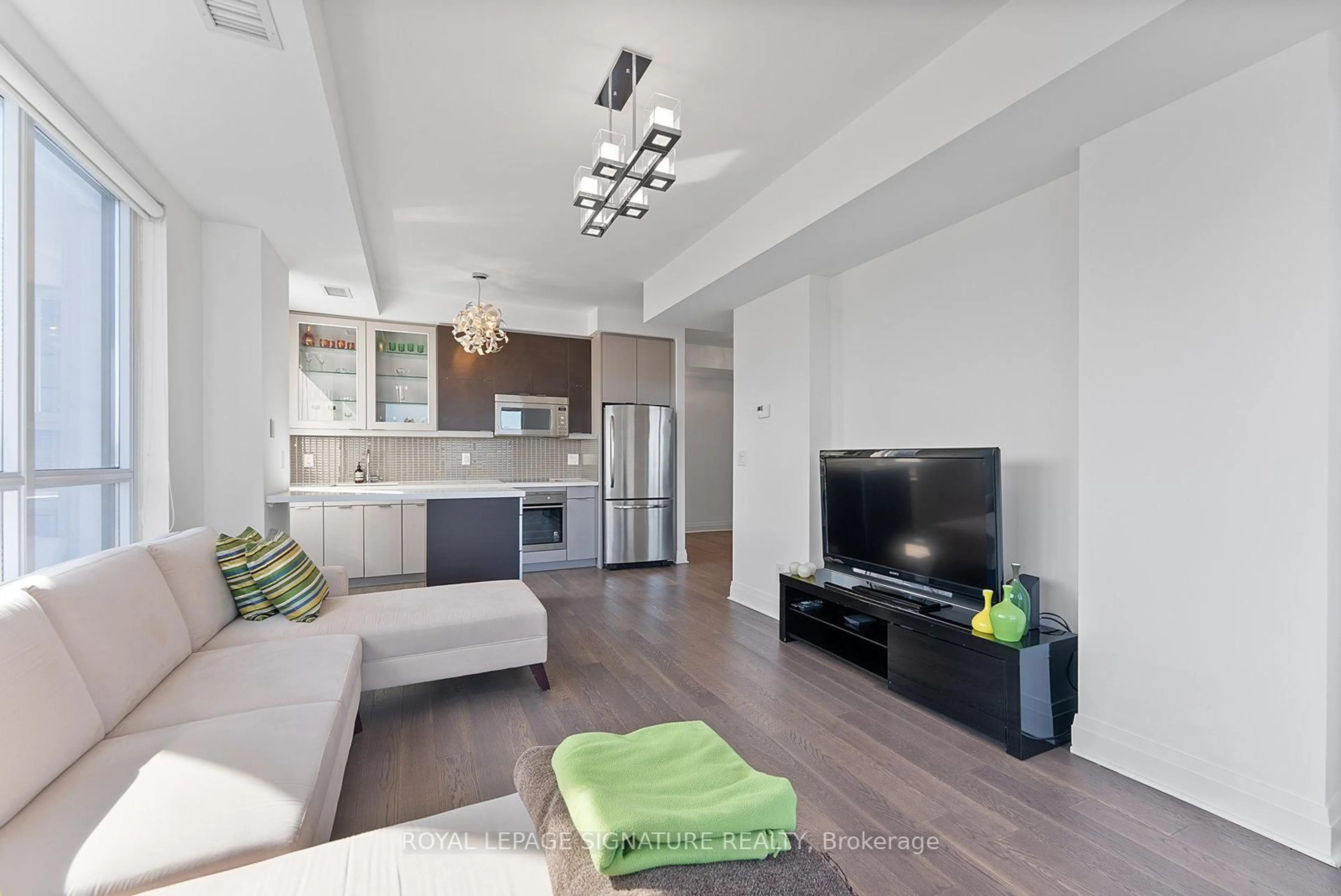 Living room with furniture, unknown for 399 Spring Garden Ave #321, Toronto Ontario M2N 3H6