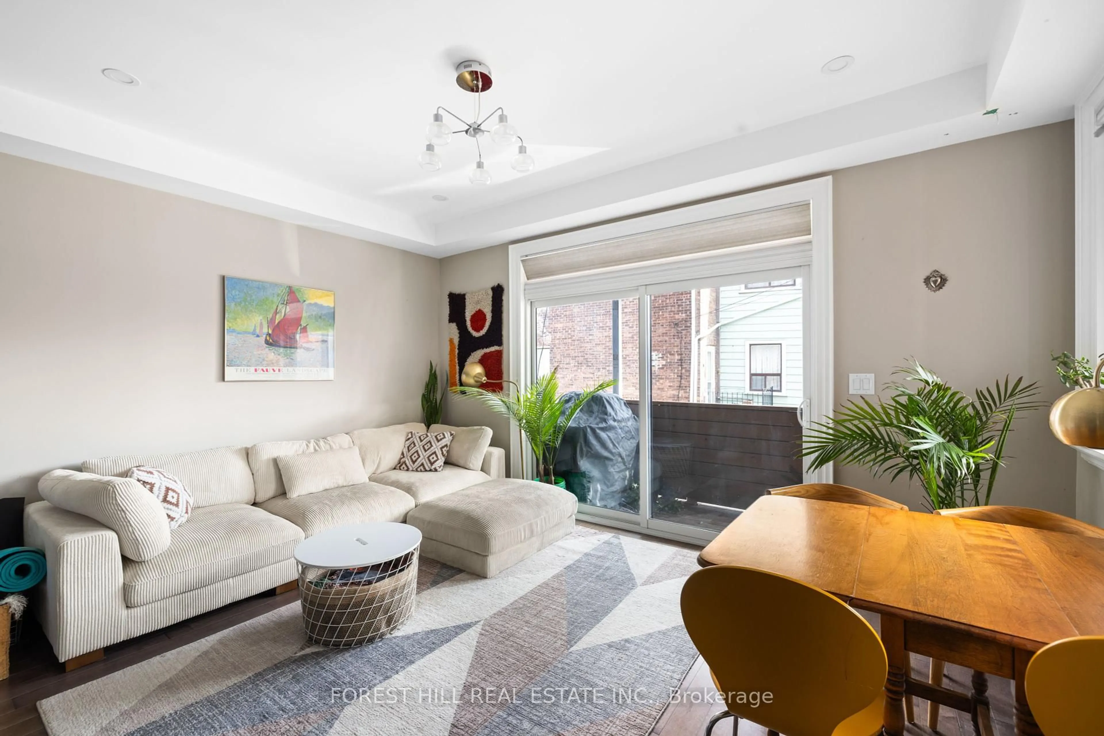 Living room with furniture, unknown for 323 Brock Ave, Toronto Ontario M6K 2M6