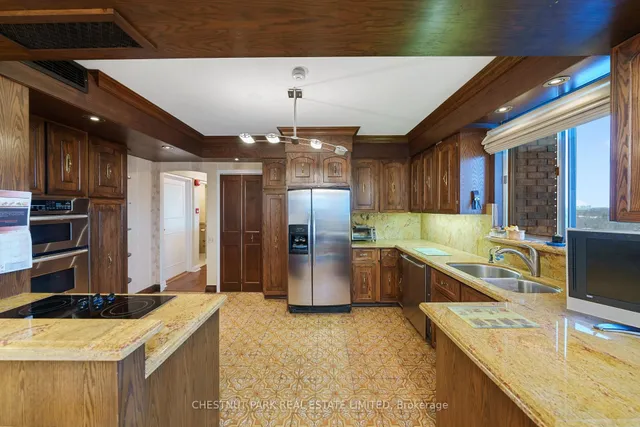 Additional property image - 2600 Bathurst St Unit PH 1