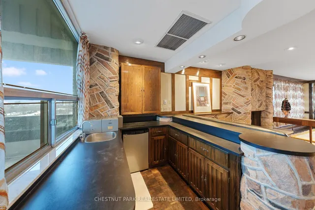 Additional property image - 2600 Bathurst St Unit PH 1