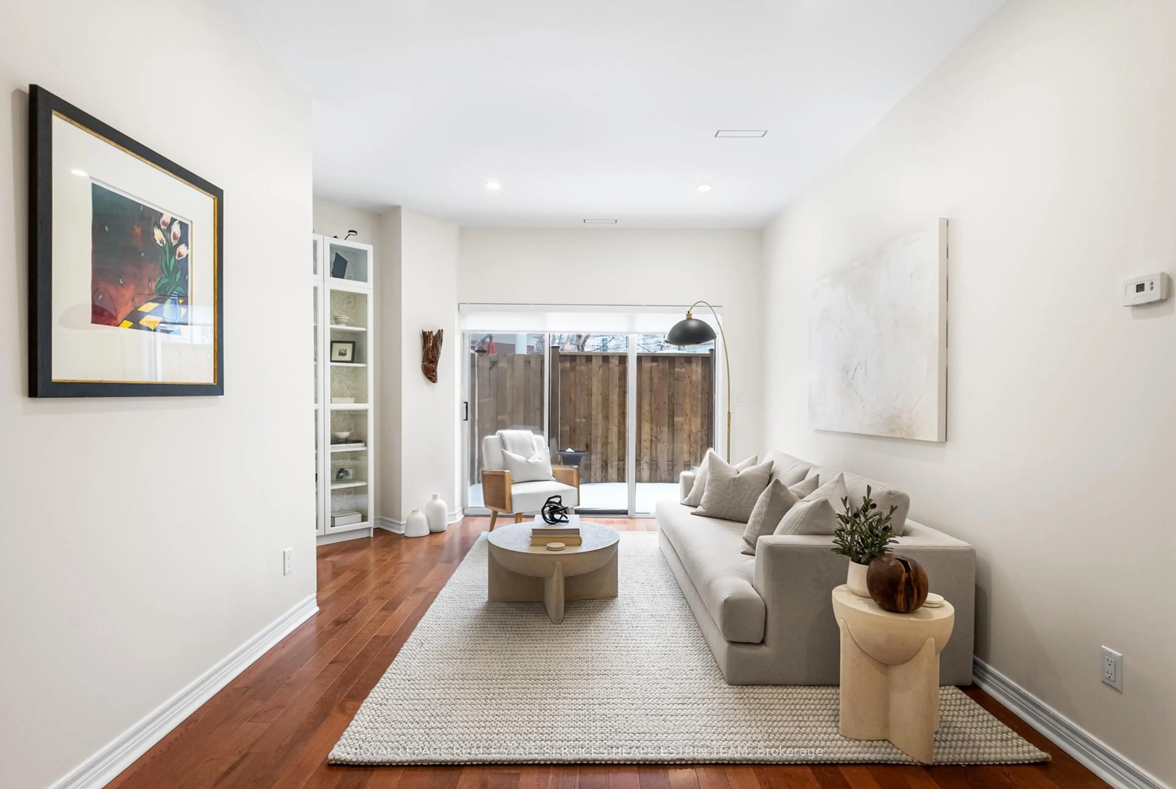 Living room with furniture, unknown for 211 Randolph Rd #106, Toronto Ontario M4G 4H1