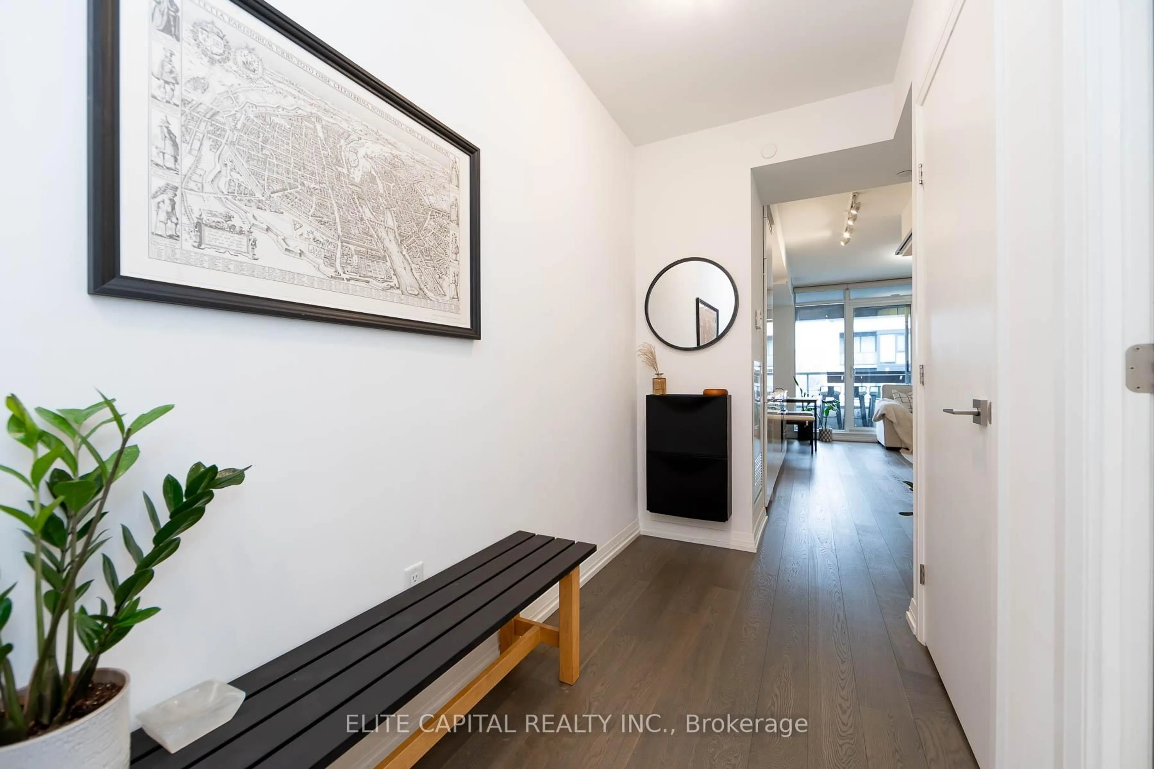 Indoor entryway for 835 St Clair Ave #417, Toronto Ontario M6C 0A8