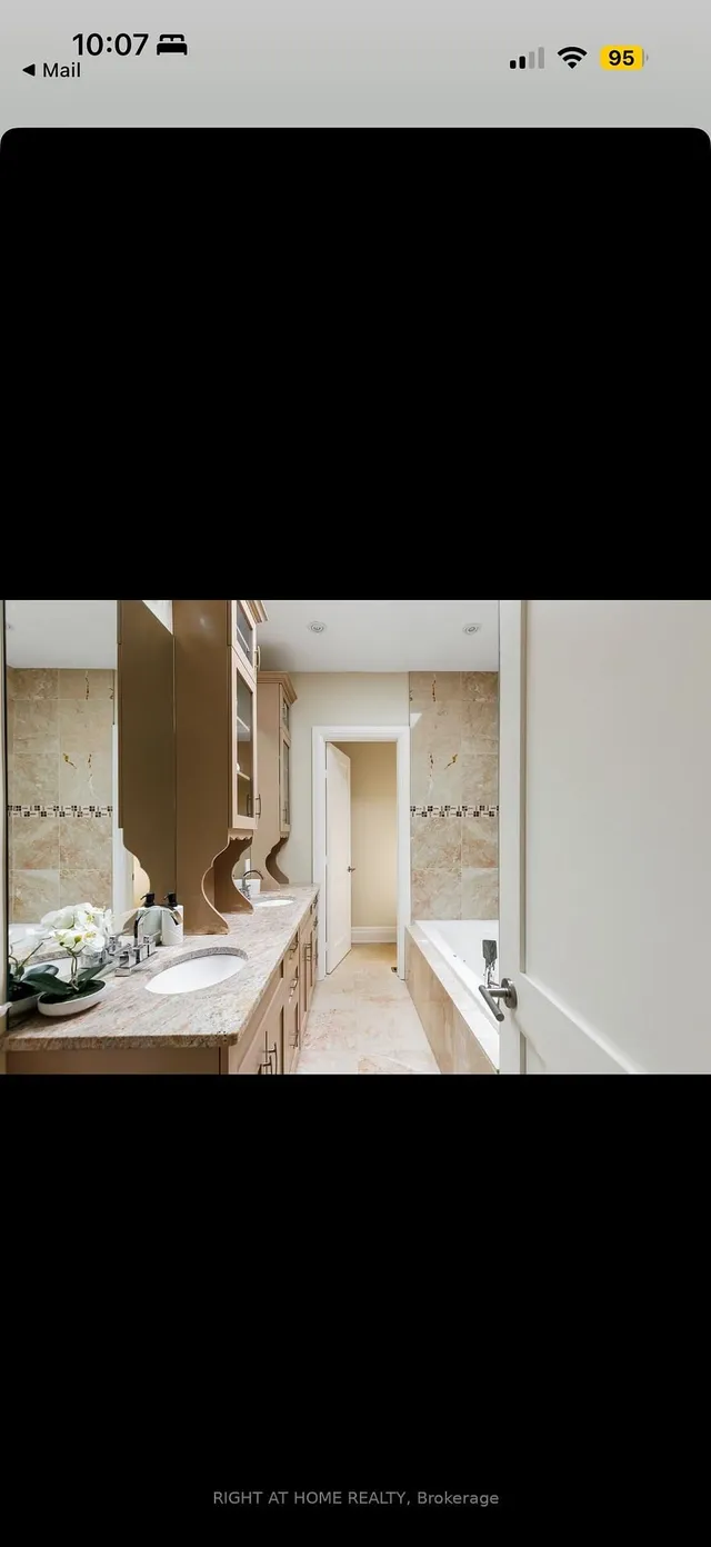 Additional image 37 of 8 Rutherglen Rd