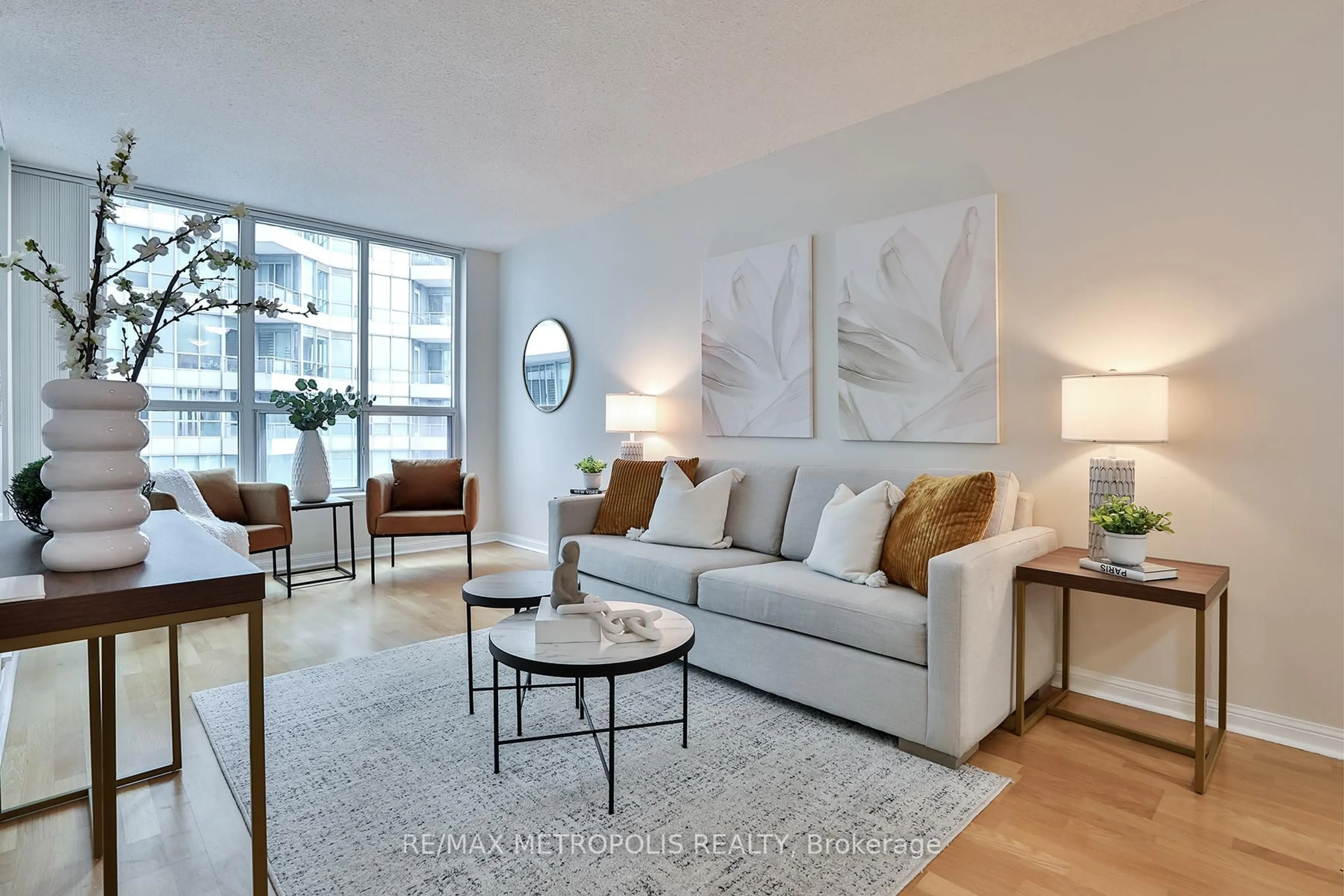 Living room with furniture, unknown for 230 Queens Quay #820, Toronto Ontario M5J 2Y7