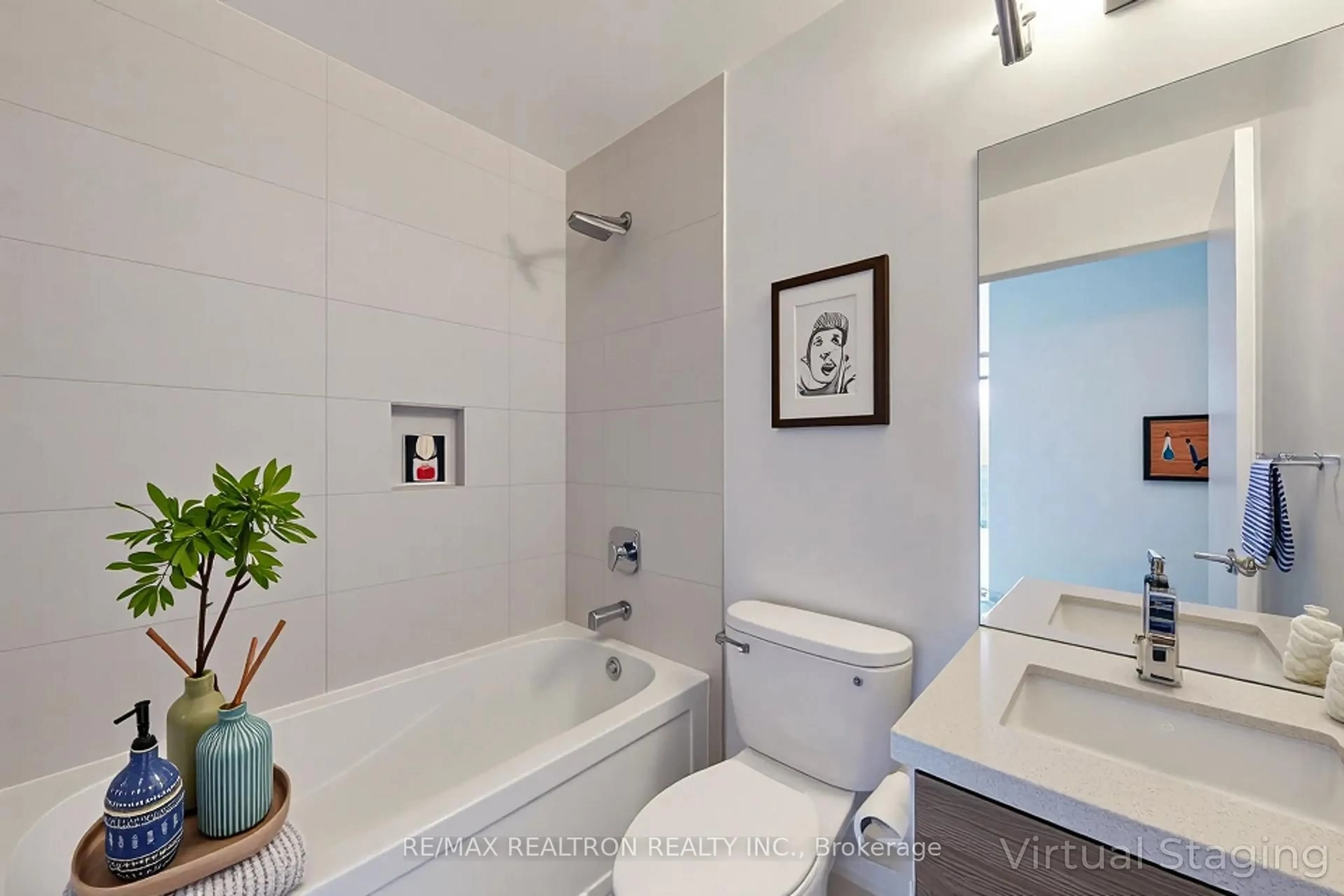 Standard bathroom, ceramic/tile floor for 8 Eglinton Ave #1002, Toronto Ontario M4P 1A6
