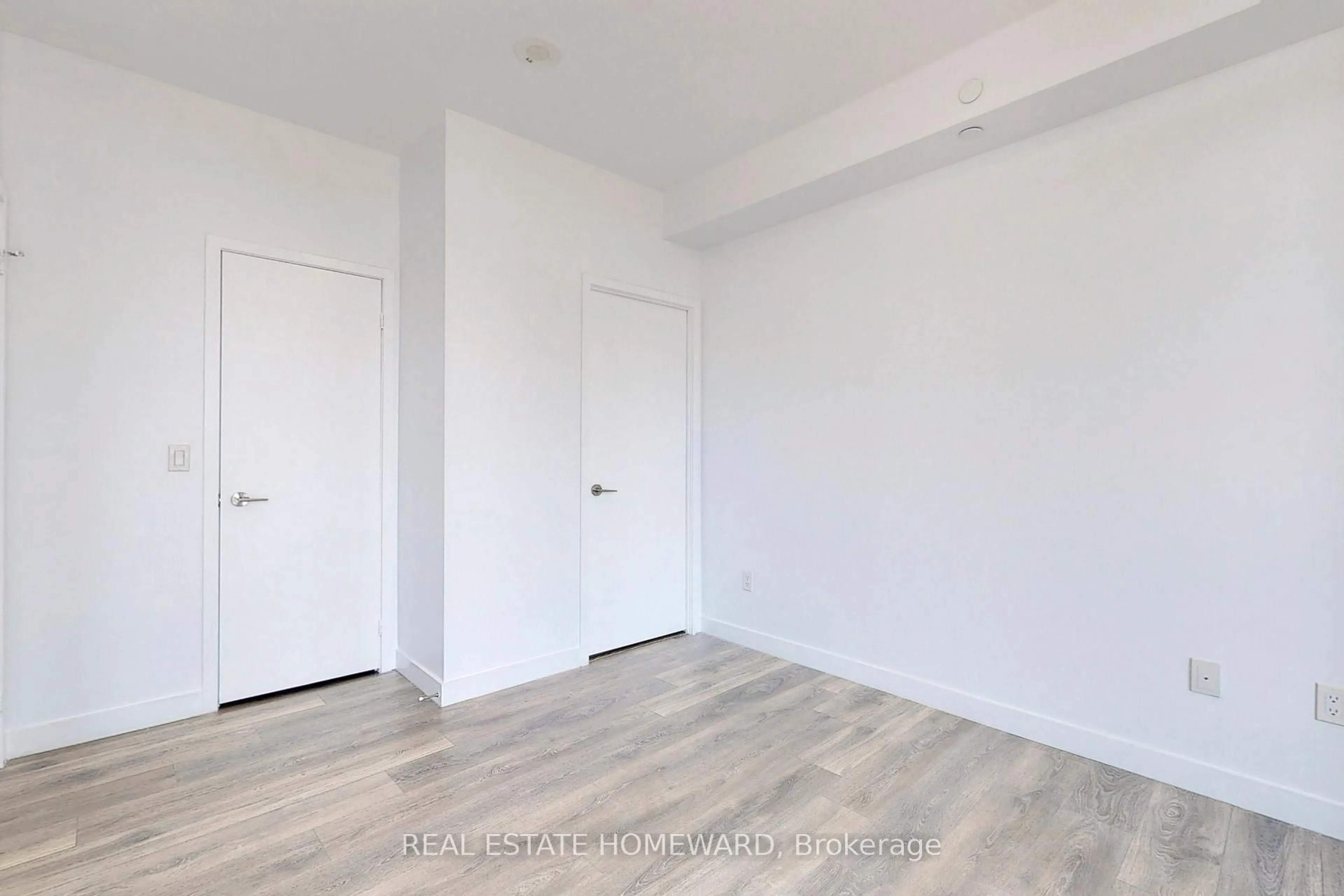 A pic of a room for 8 Eglinton Ave #1503, Toronto Ontario M4P 1A6