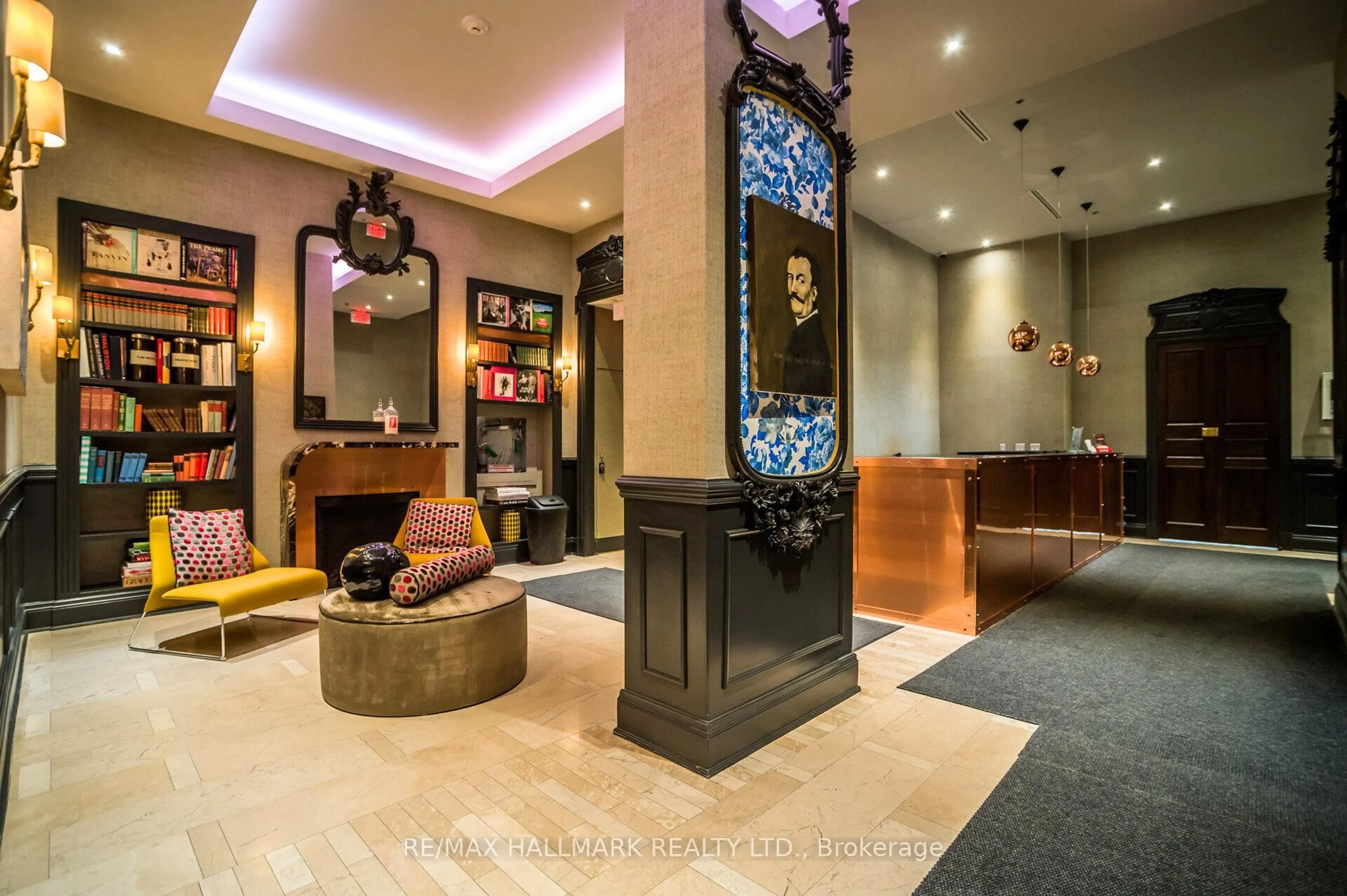 Lobby for 375 King St #1406, Toronto Ontario M5V 1K5