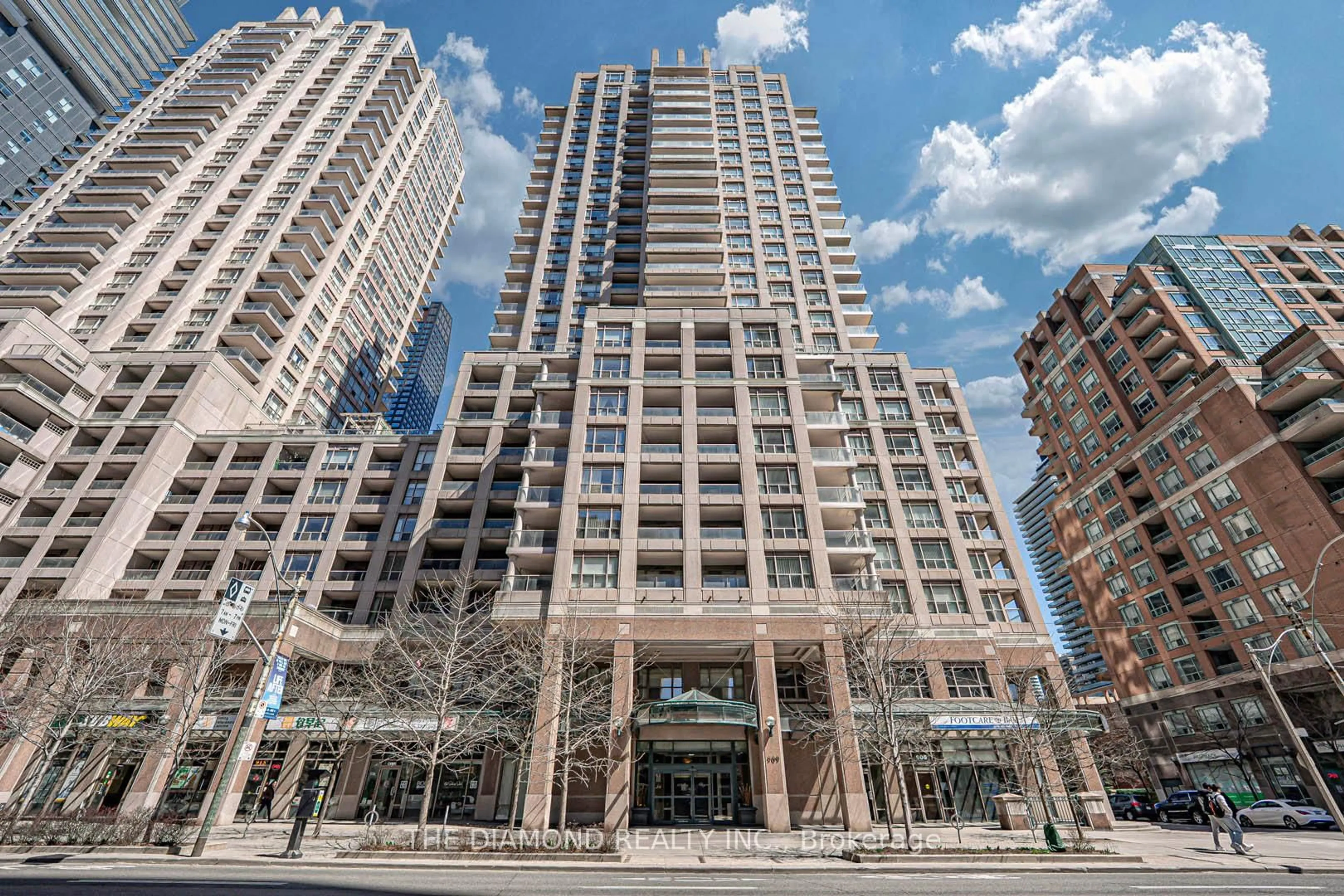 Unknown for 909 Bay St #2101, Toronto Ontario M5S 3G2