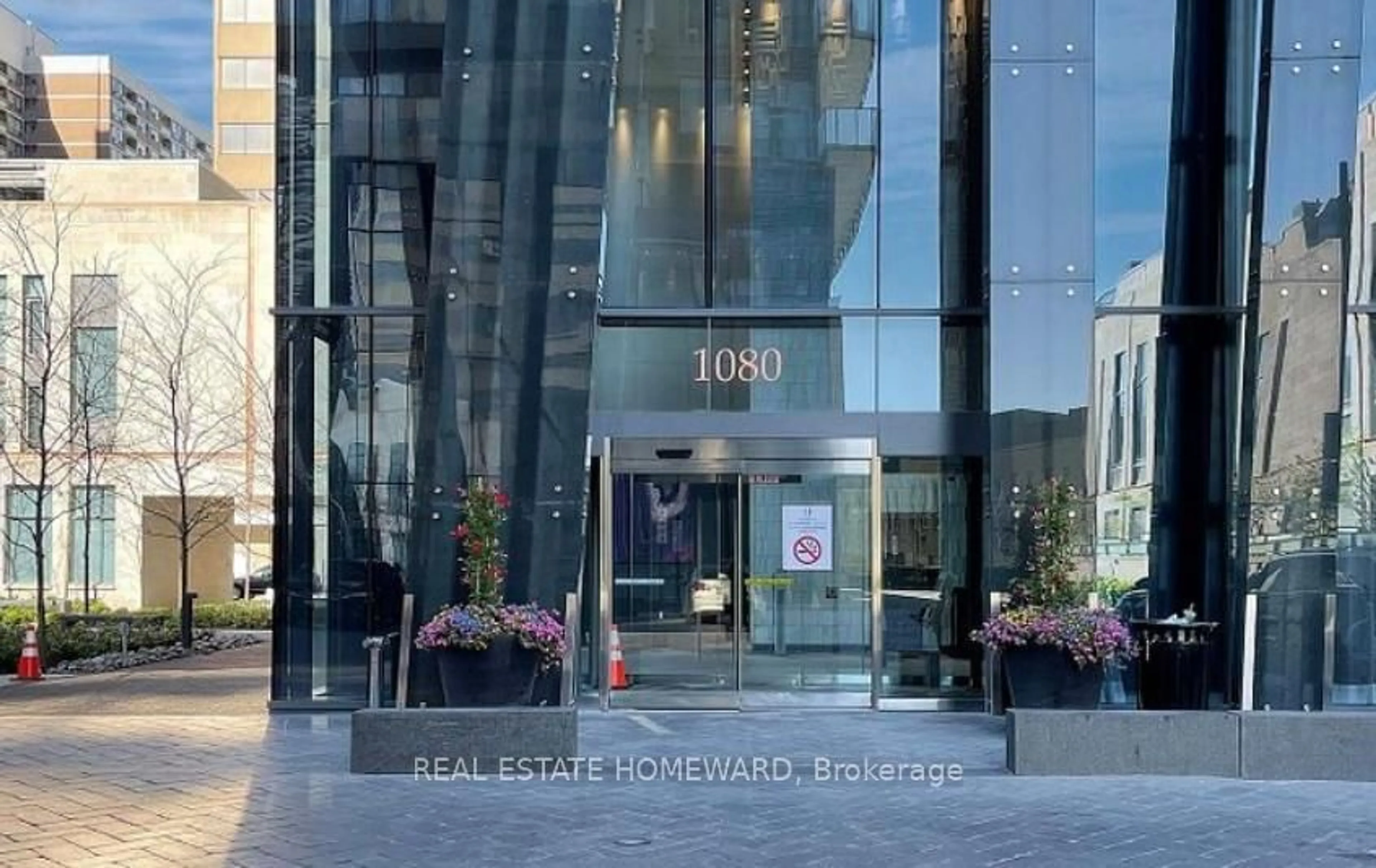 Indoor foyer for 1080 Bay St #LPH3, Toronto Ontario M5S 0A5