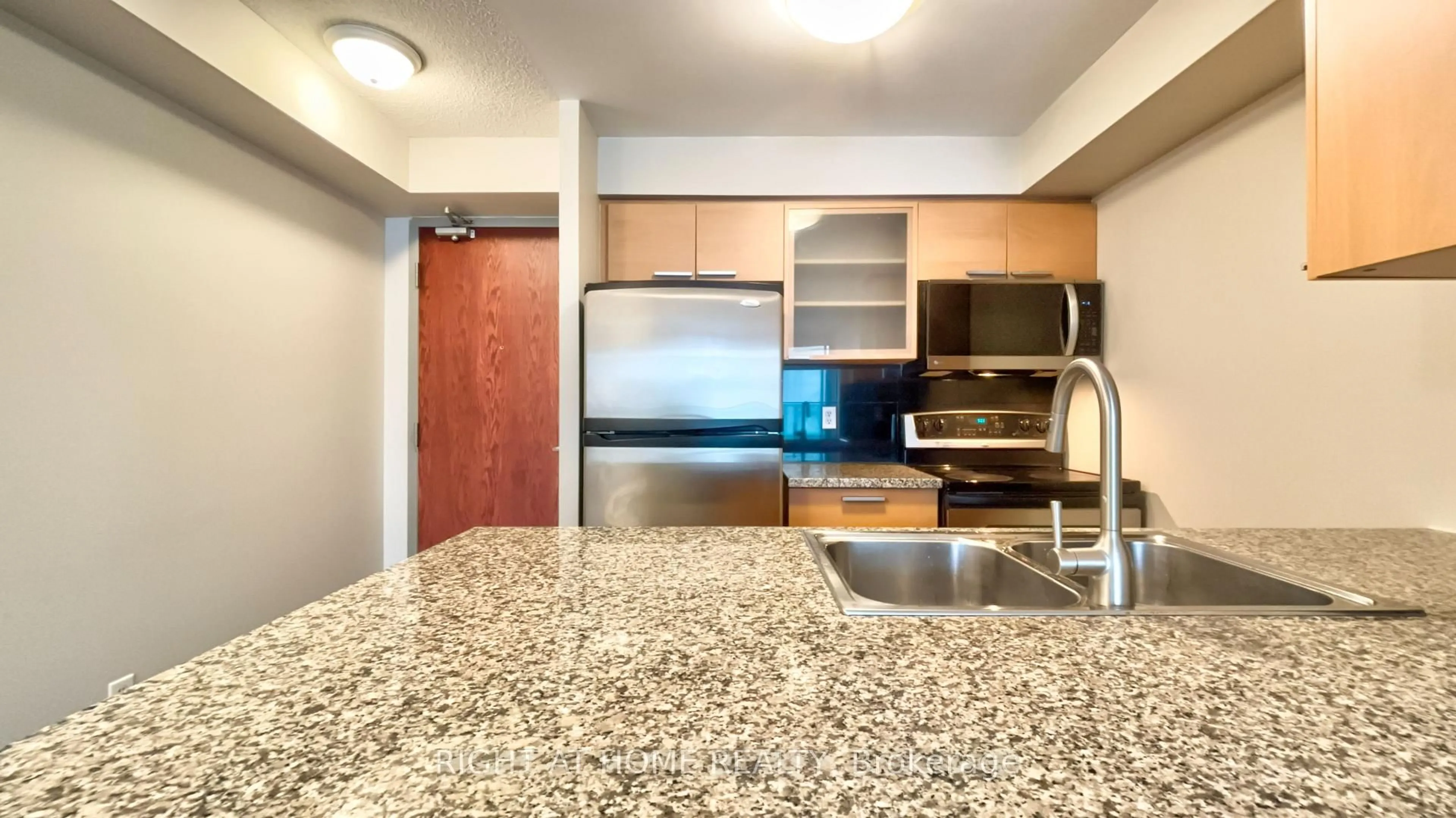 Standard kitchen, unknown for 16 Harrison Garden Blvd #211, Toronto Ontario M2N 7J6