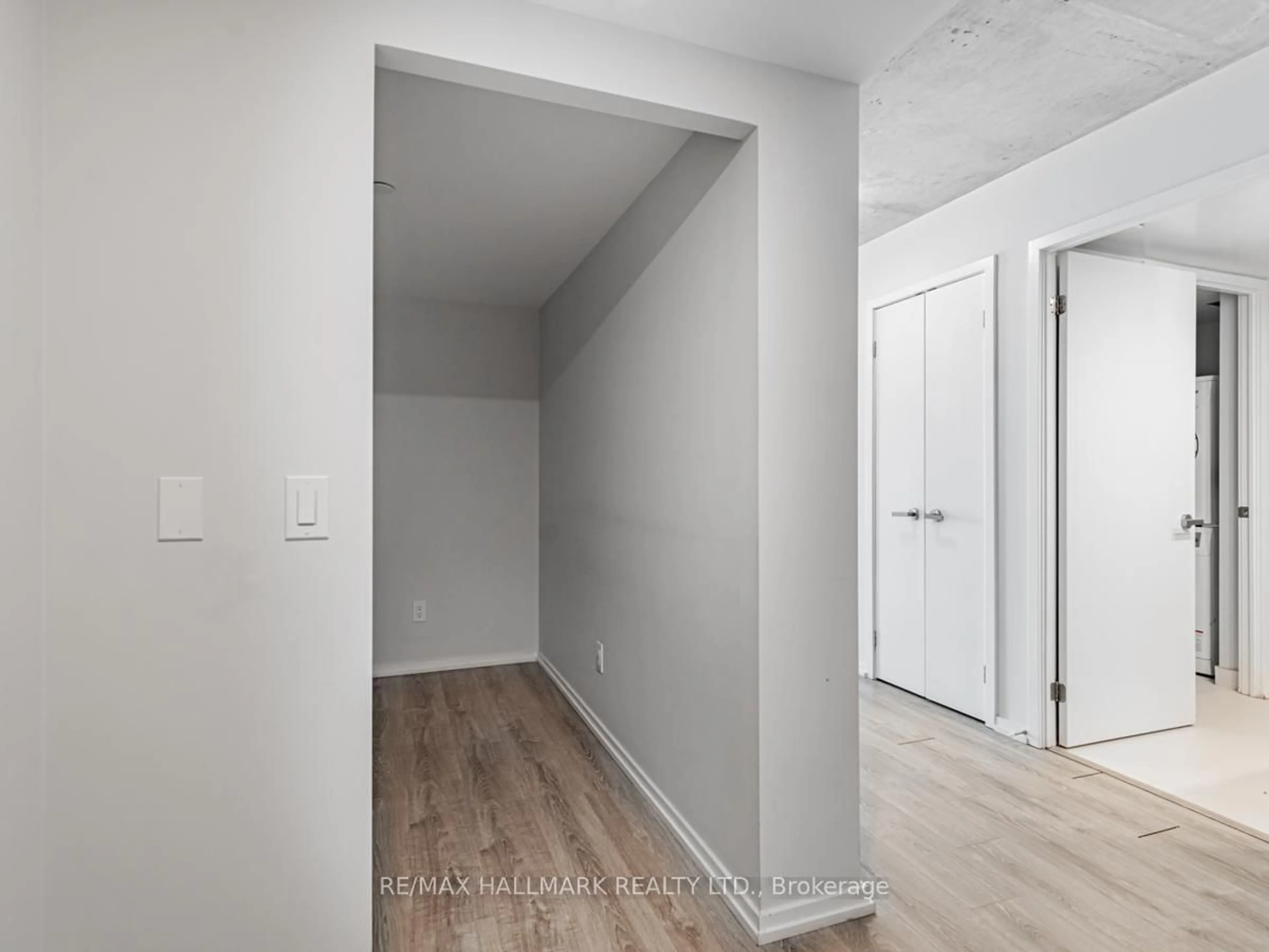 Unknown for 5 Soudan Ave #707, Toronto Ontario M4S 0B1
