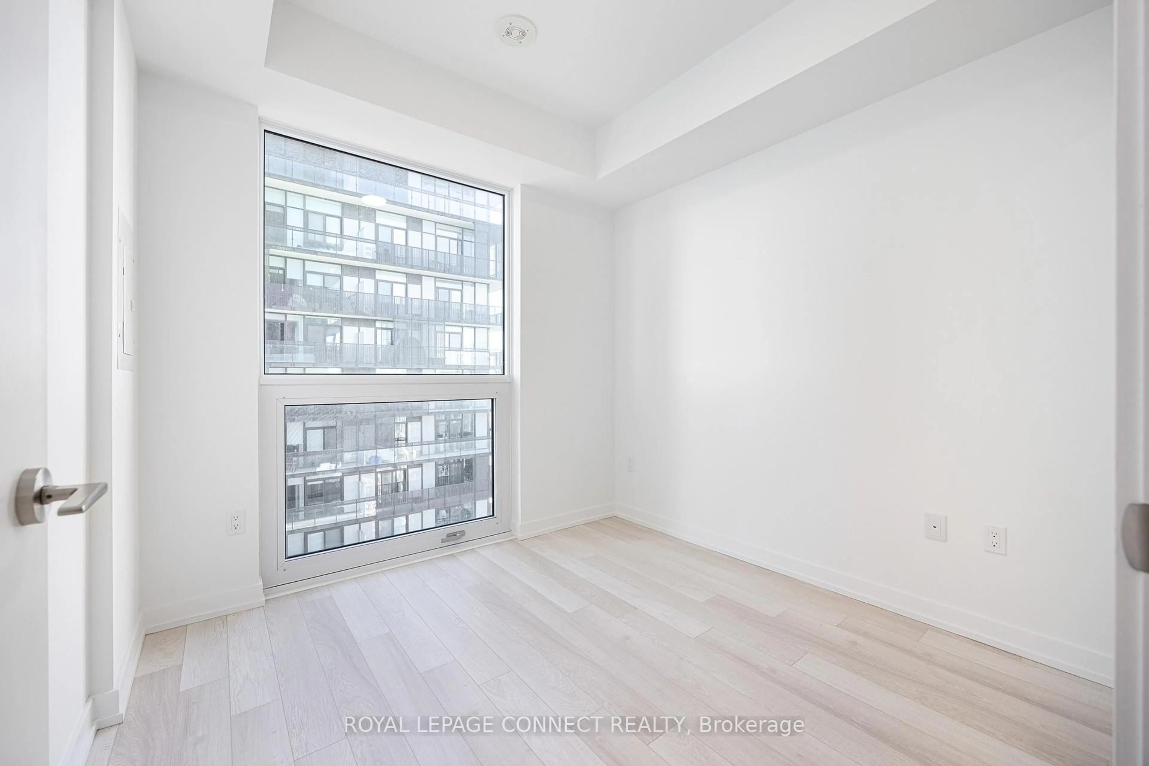 A pic of a room for 39 Roehampton Ave #2907, Toronto Ontario M4P 0G1