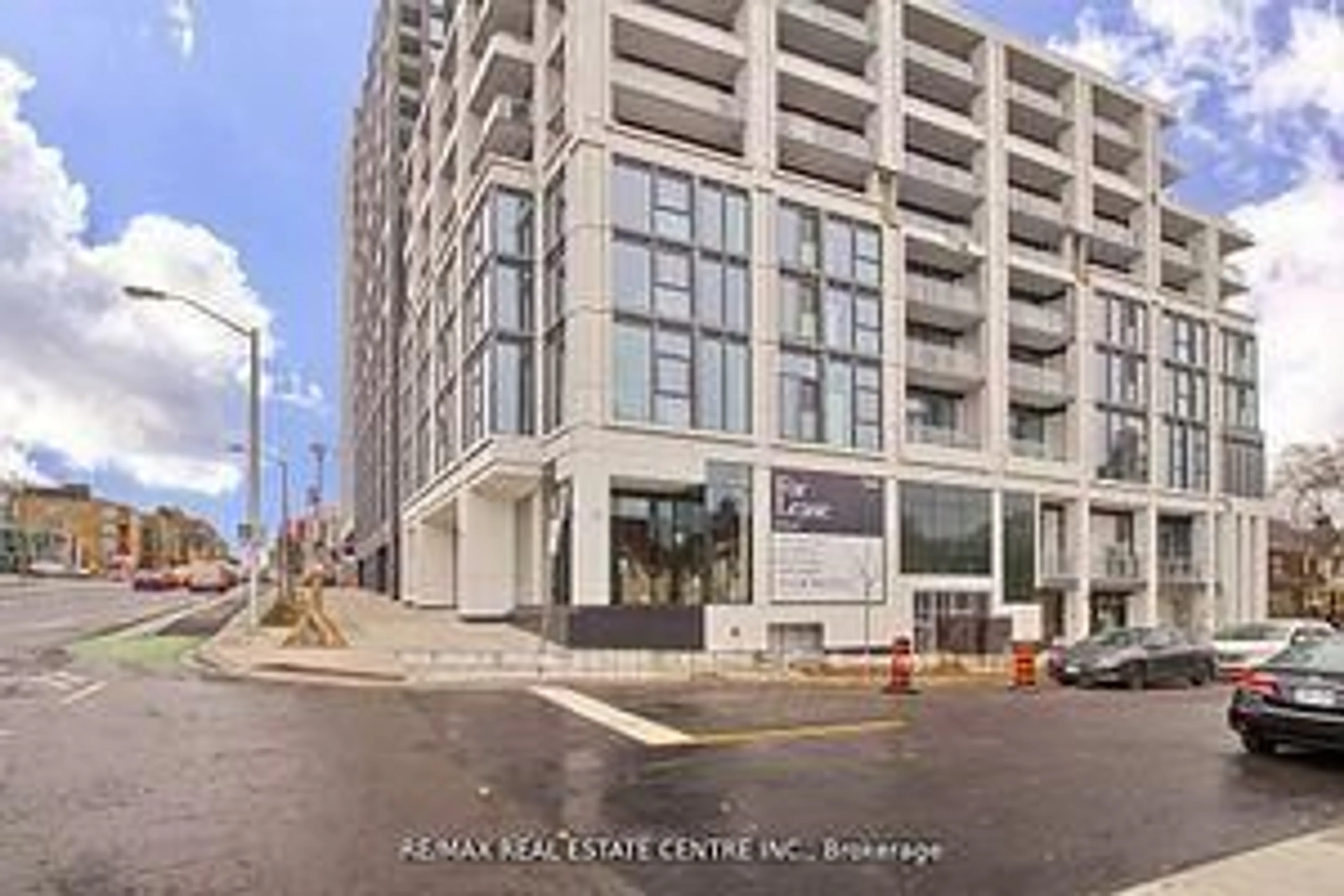 Unknown for 2020 Bathurst St #211, Toronto Ontario M6C 2B9