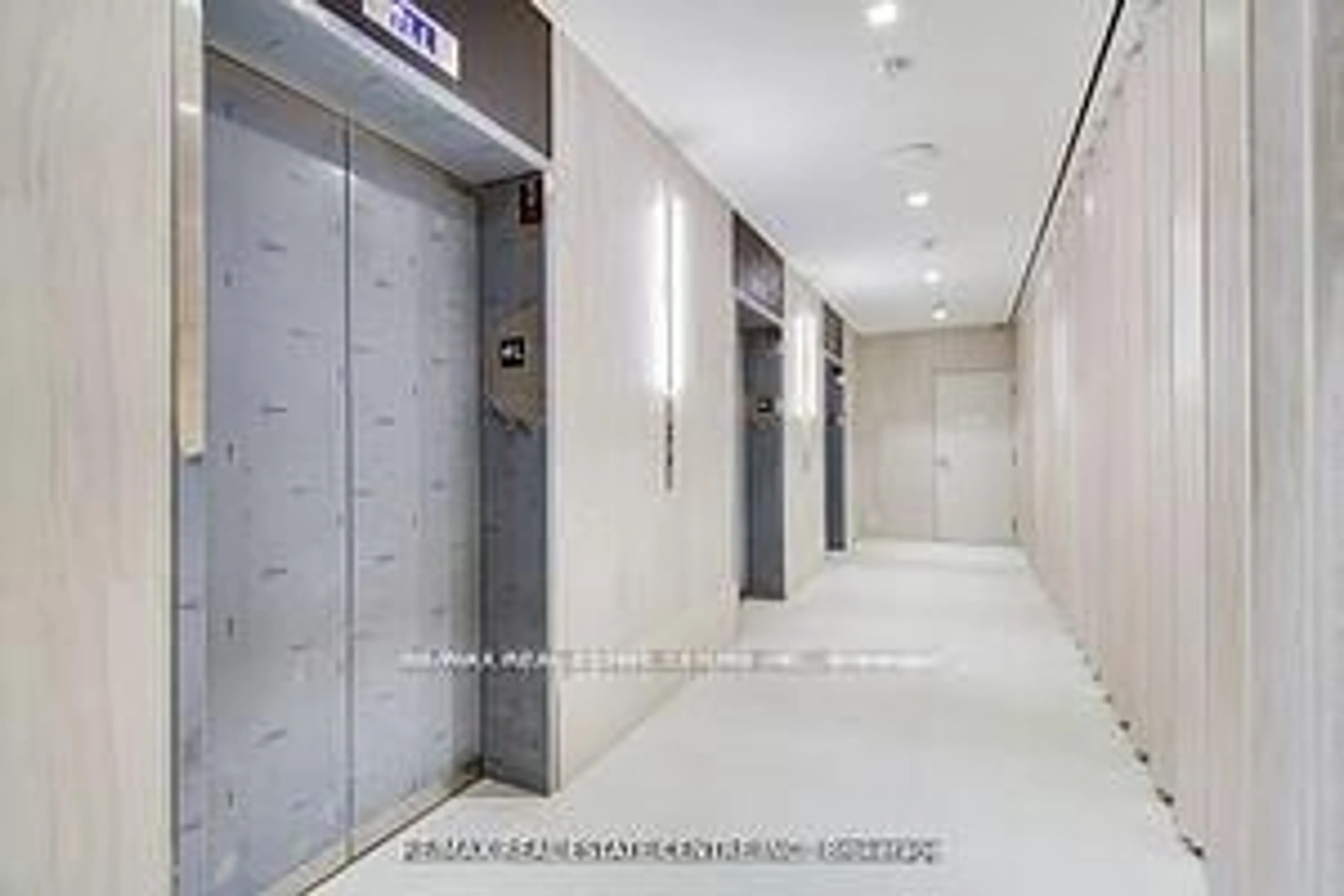 Indoor foyer for 2020 Bathurst St #211, Toronto Ontario M6C 2B9