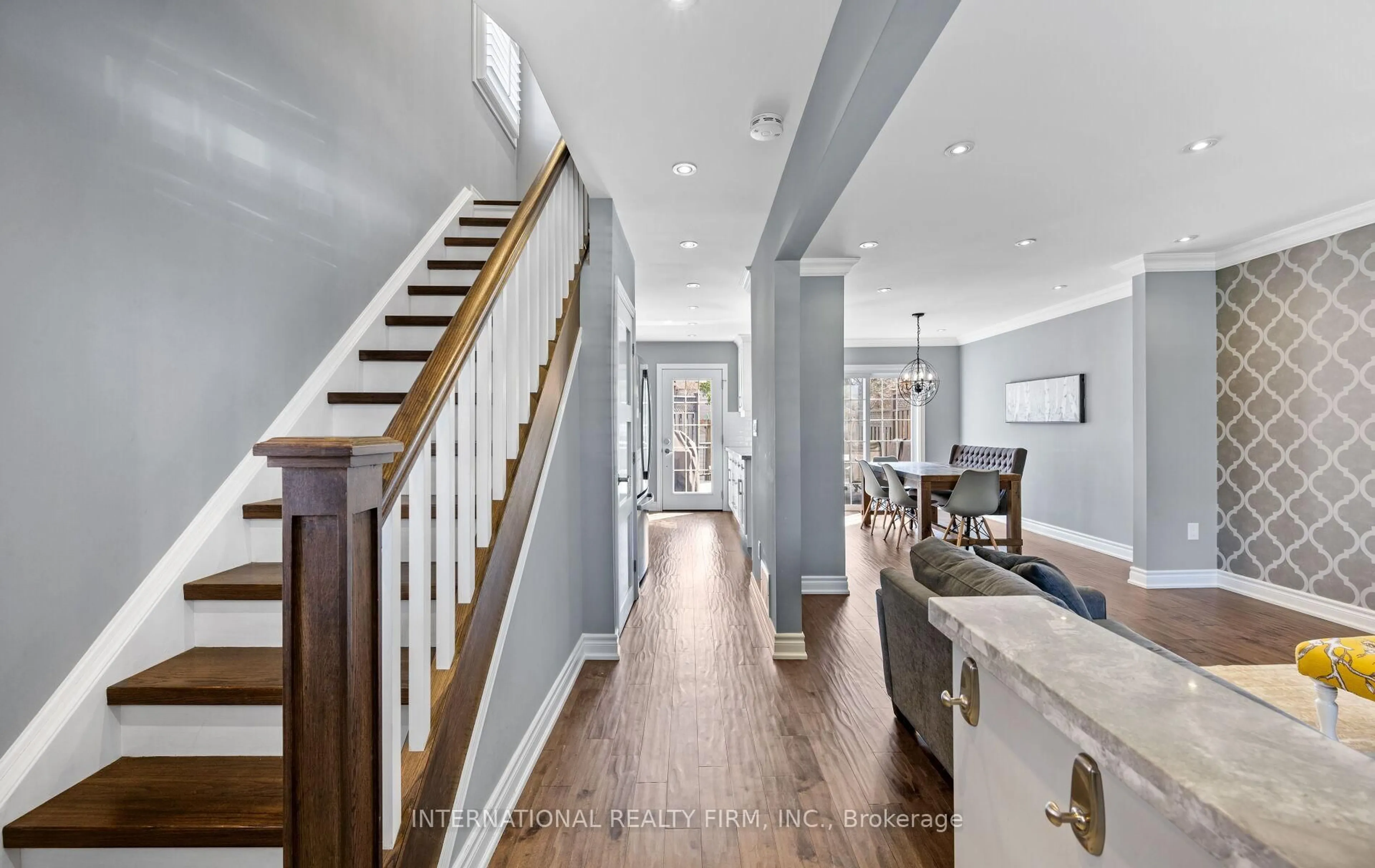 Unknown for 49 Brentcliffe Rd, Toronto Ontario M4G 3Y4
