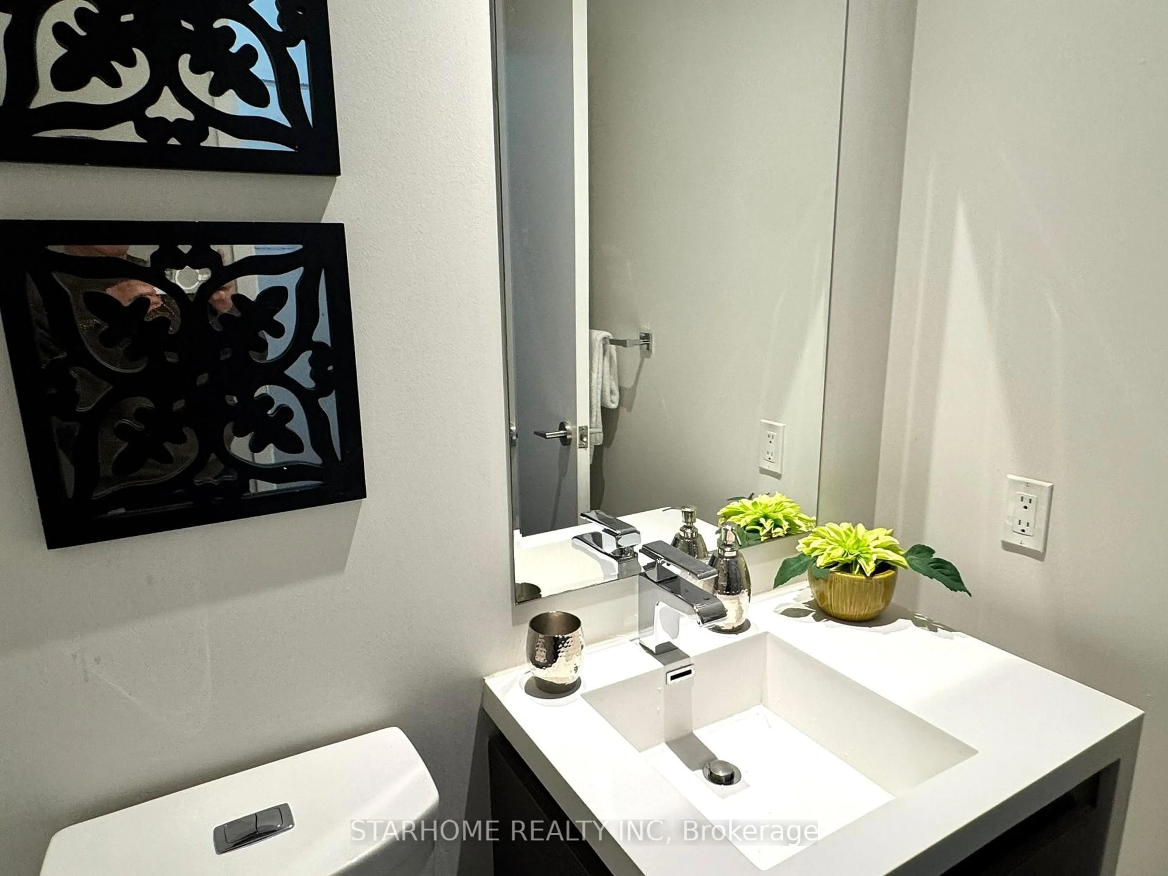 Contemporary bathroom, ceramic/tile floor for 1030 King St #119, Toronto Ontario M6K 0B4