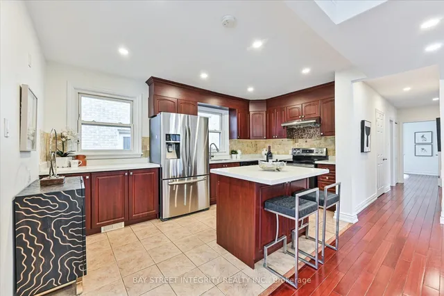 Additional property image - 435 Cummer Ave