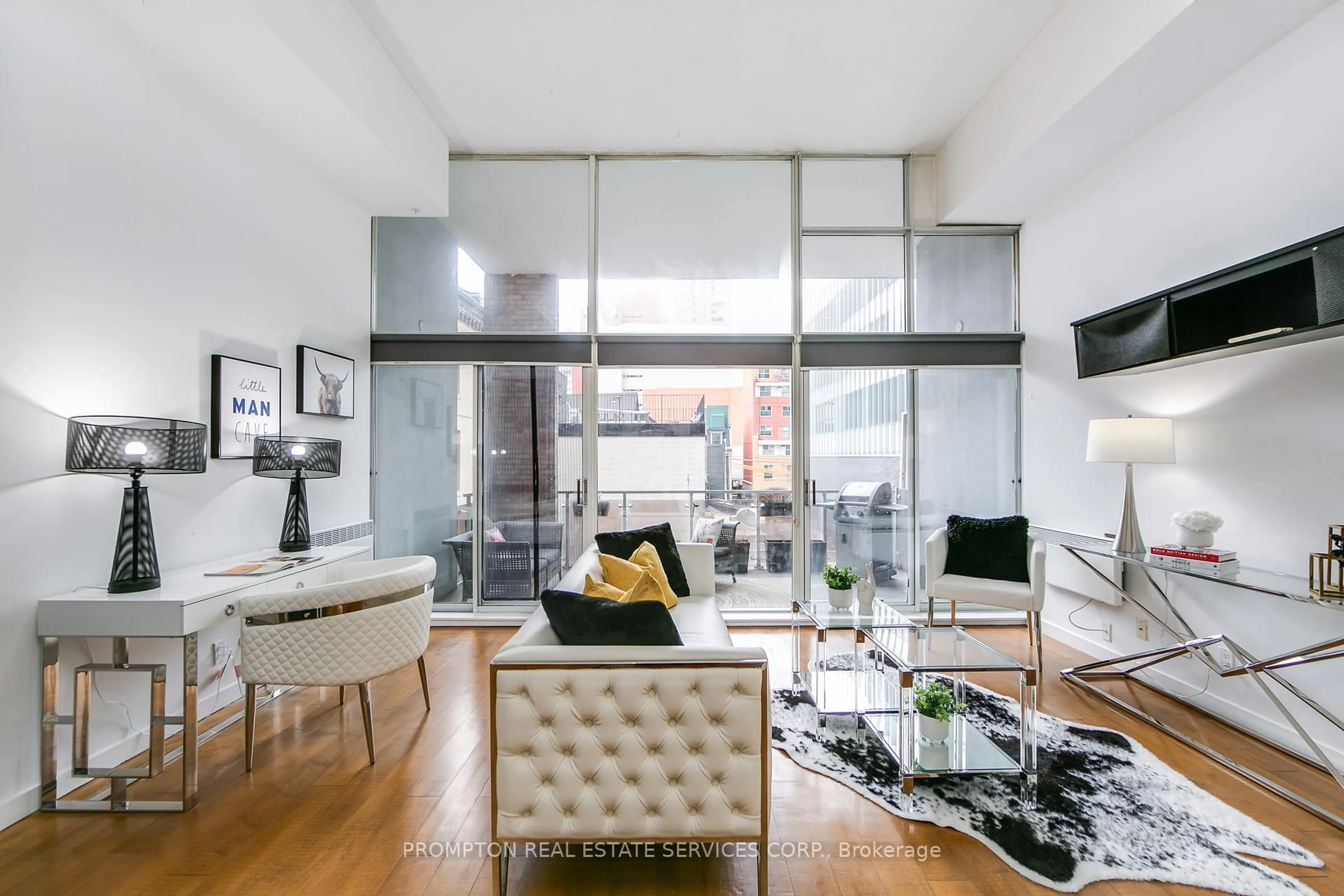 Living room with furniture, unknown for 86 Gerrard St #1B, Toronto Ontario M5B 2J1