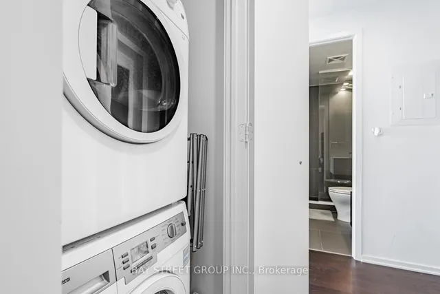 Additional property image - 1 Bloor St Unit 5105