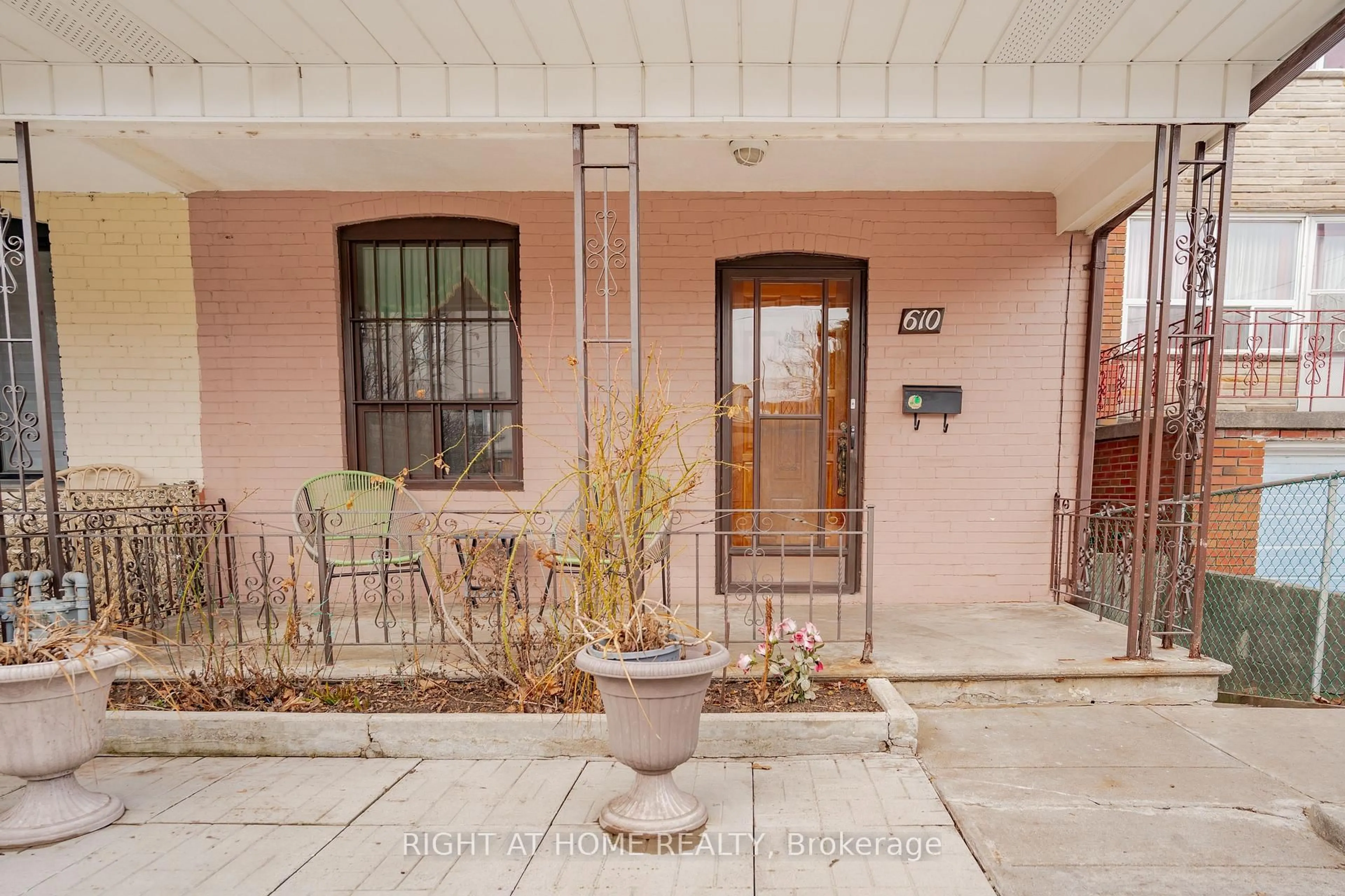 Unknown for 610 Lauder Ave, Toronto Ontario M6E 3J7