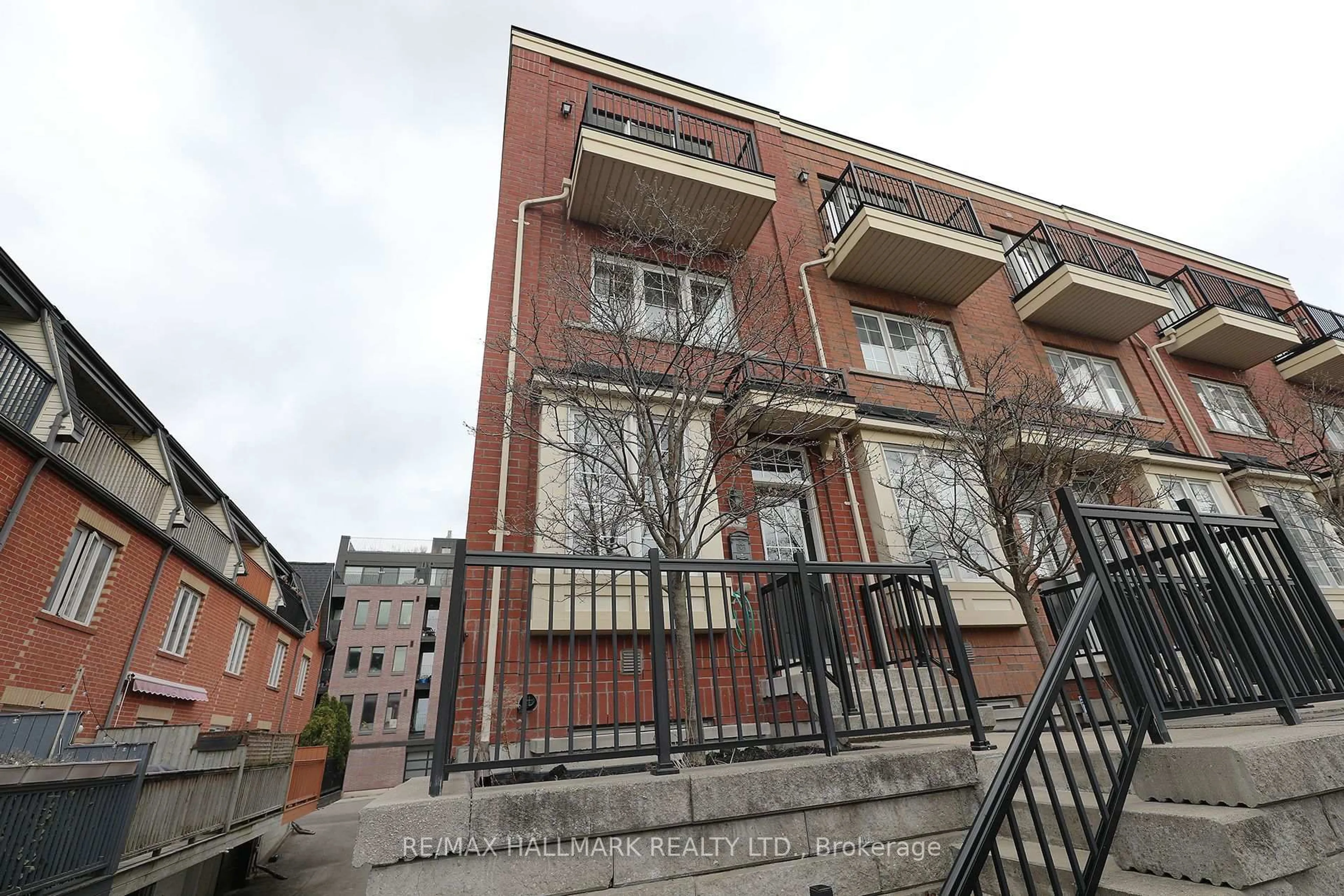 Unknown for 58 Raffeix Lane, Toronto Ontario M5A 0G5