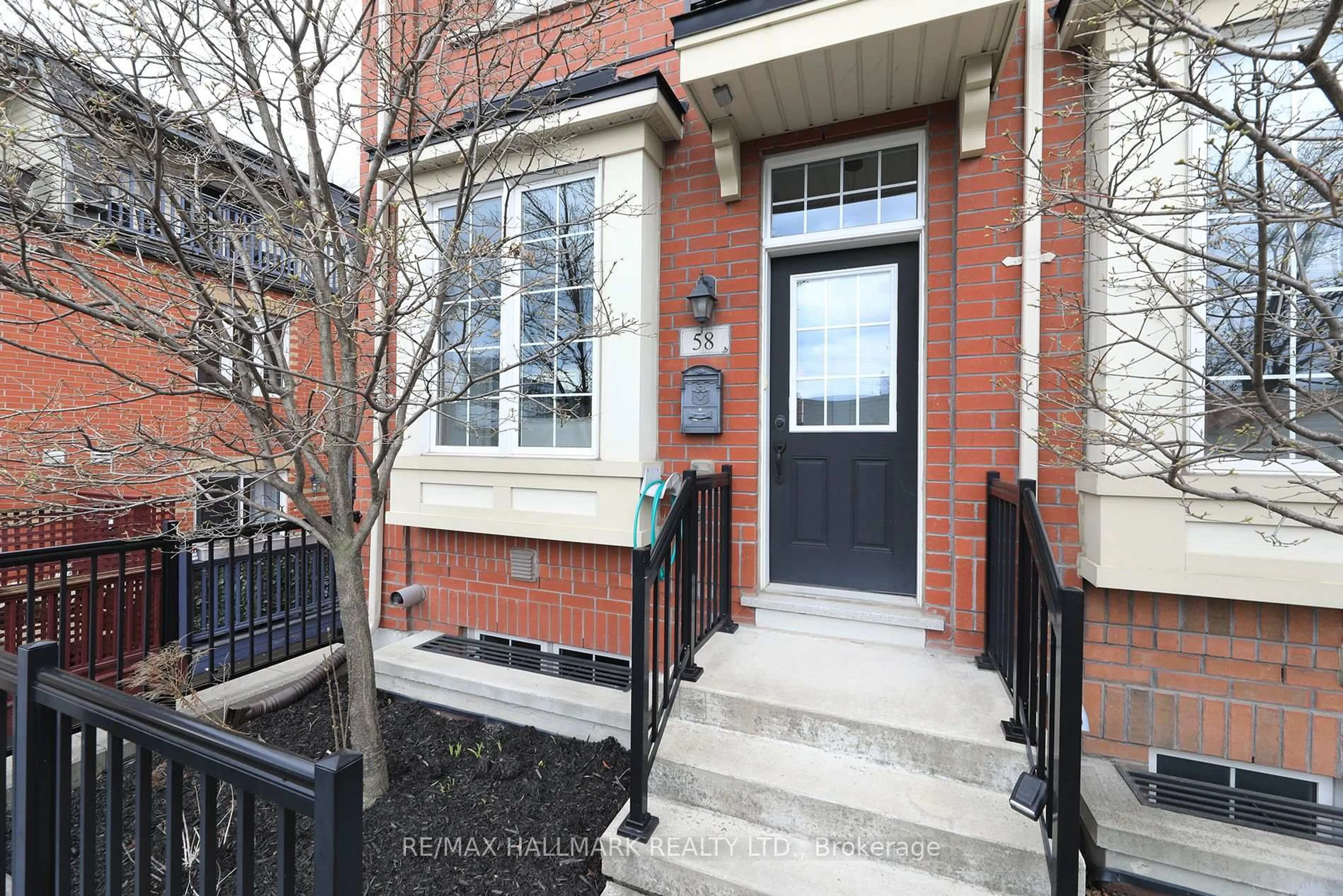 Unknown for 58 Raffeix Lane, Toronto Ontario M5A 0G5