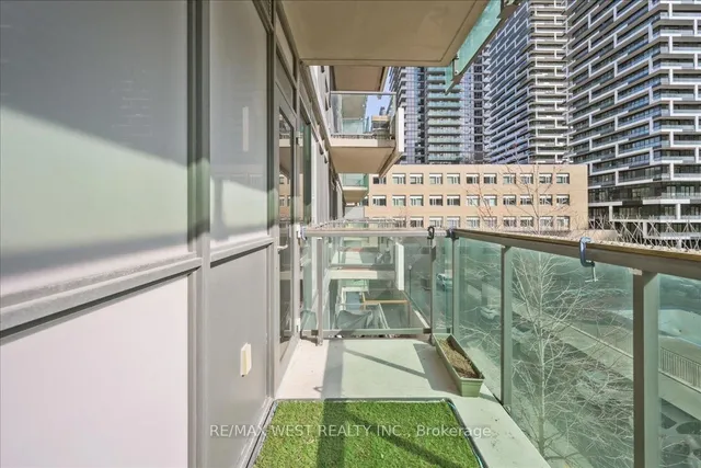 Additional property image - 70 Roehampton Ave Unit 314