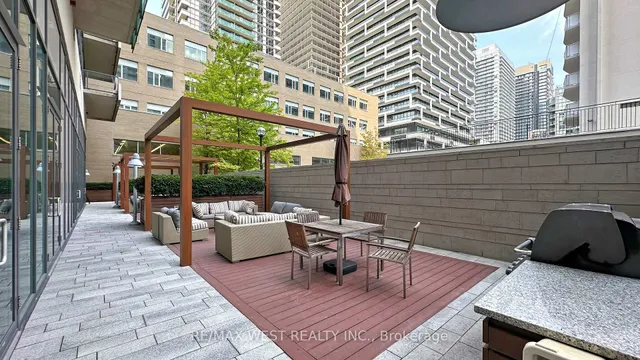 Additional property image - 70 Roehampton Ave Unit 314