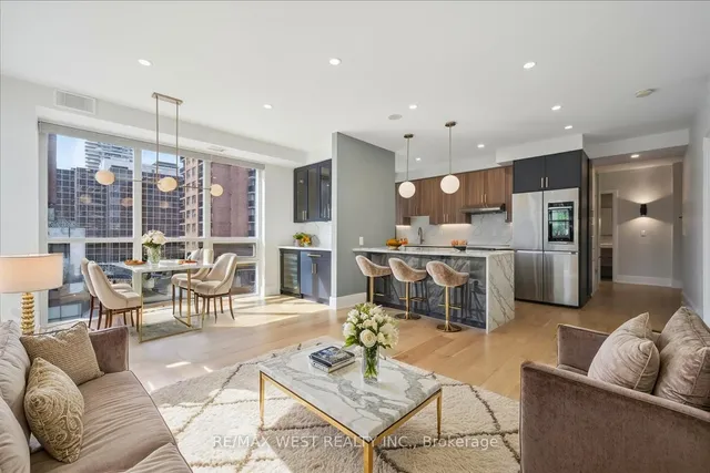 Additional property image - 70 Roehampton Ave Unit 314