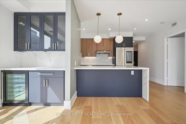Additional property image - 70 Roehampton Ave Unit 314