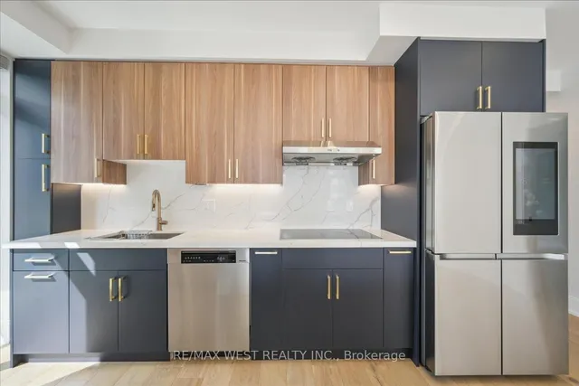 Additional property image - 70 Roehampton Ave Unit 314