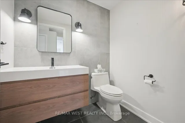 Additional property image - 70 Roehampton Ave Unit 314