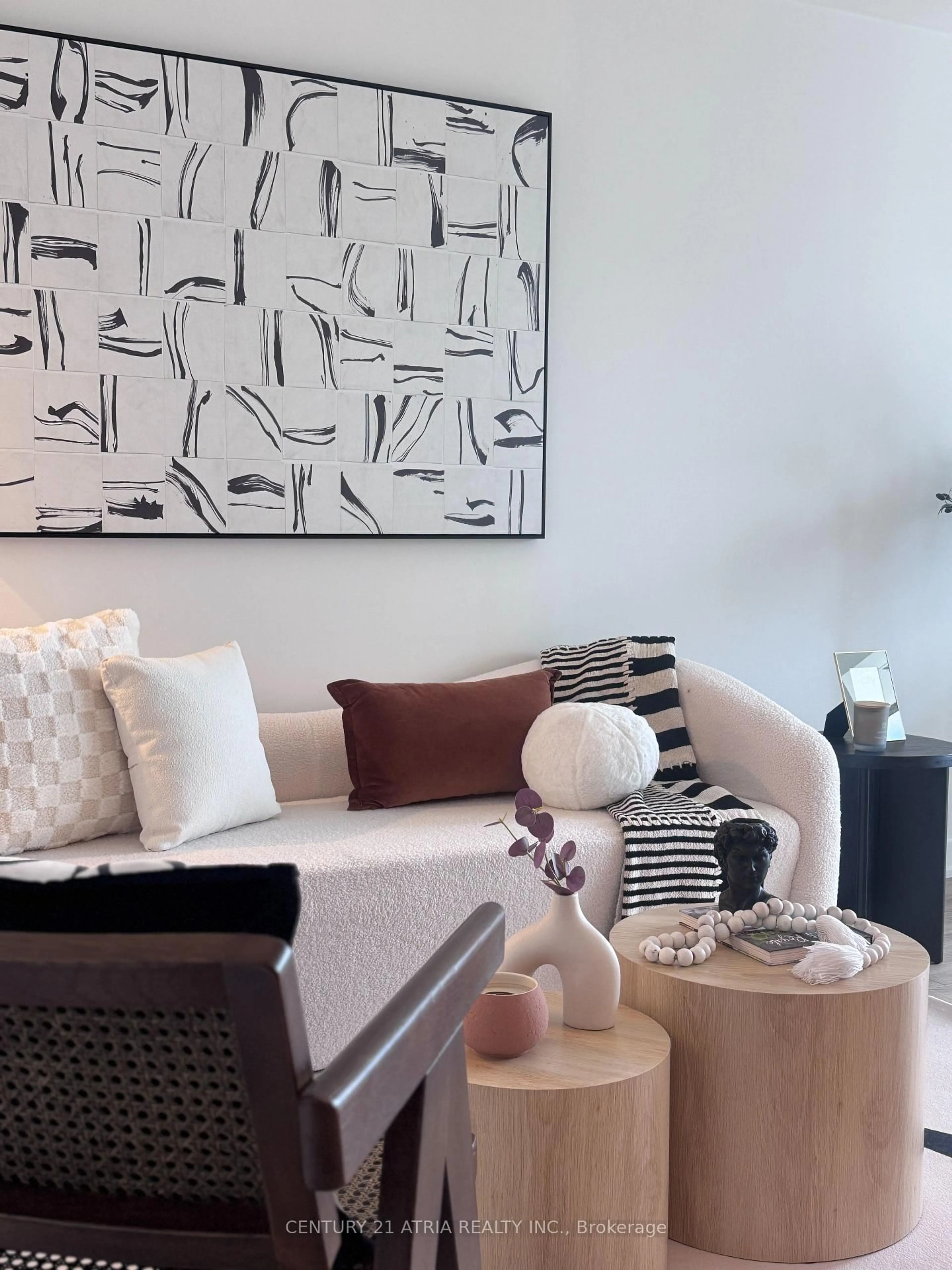 Living room with furniture, unknown for 250 Lawrence Ave #612, Toronto Ontario M5M 1B1