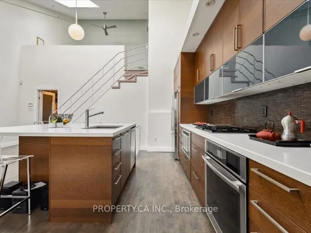 Additional property image - 670 Richmond St Unit 204