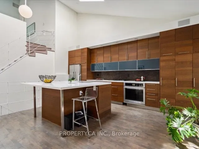 Additional property image - 670 Richmond St Unit 204