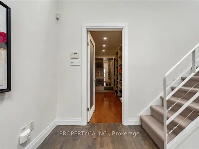 Additional property image - 670 Richmond St Unit 204