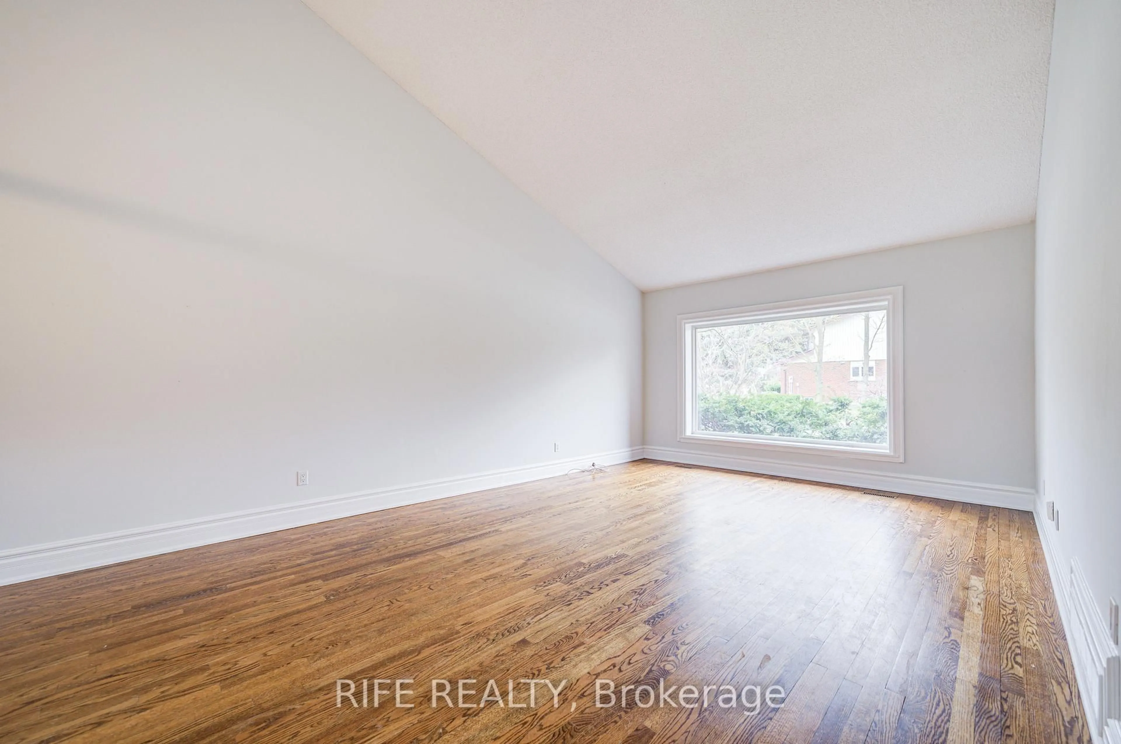 A pic of a room for 17 Bramble Dr, Toronto Ontario M3B 2E9