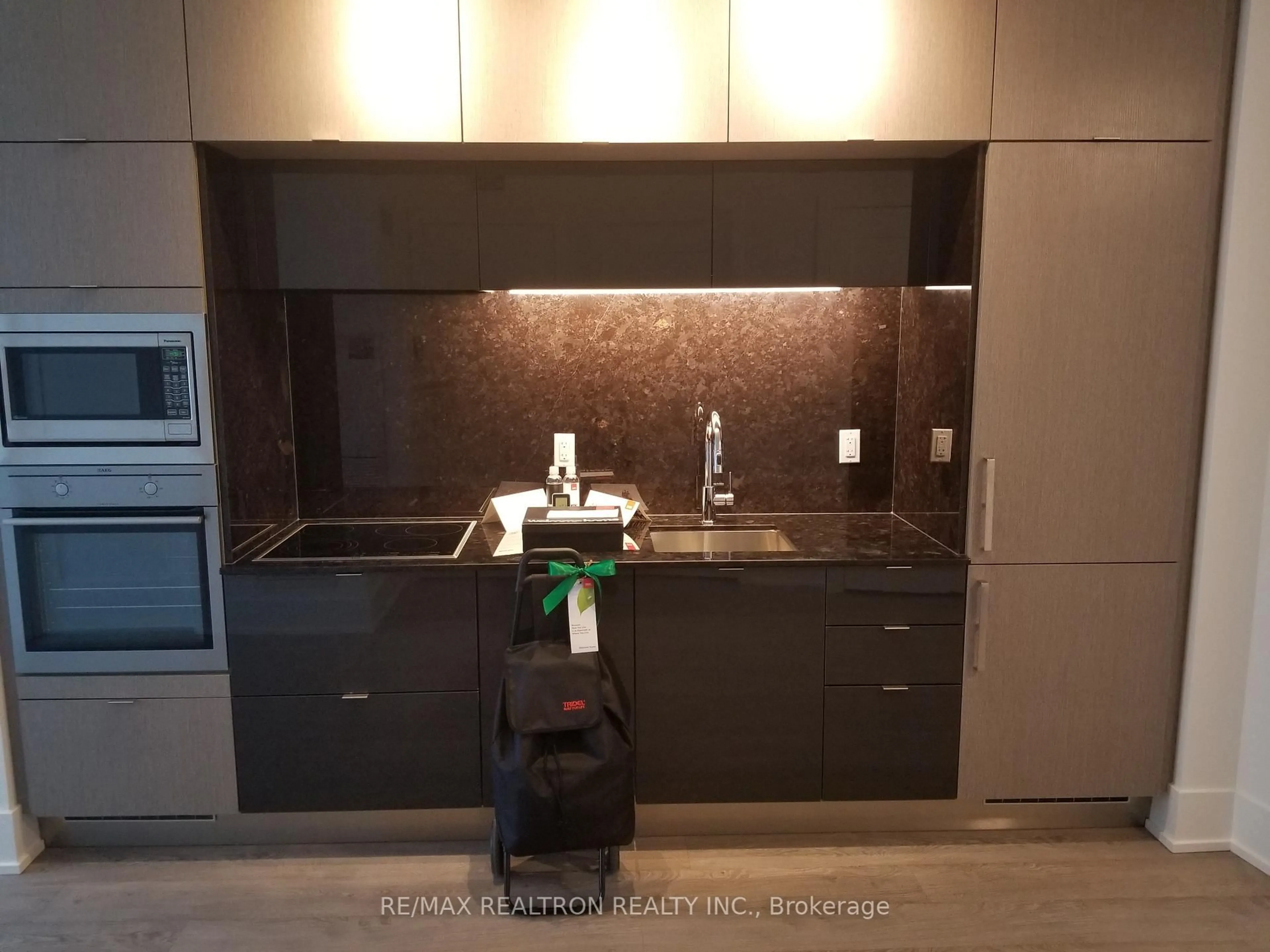 Contemporary kitchen, ceramic/tile floor for 10 York St #3709, Toronto Ontario M5J 0E1