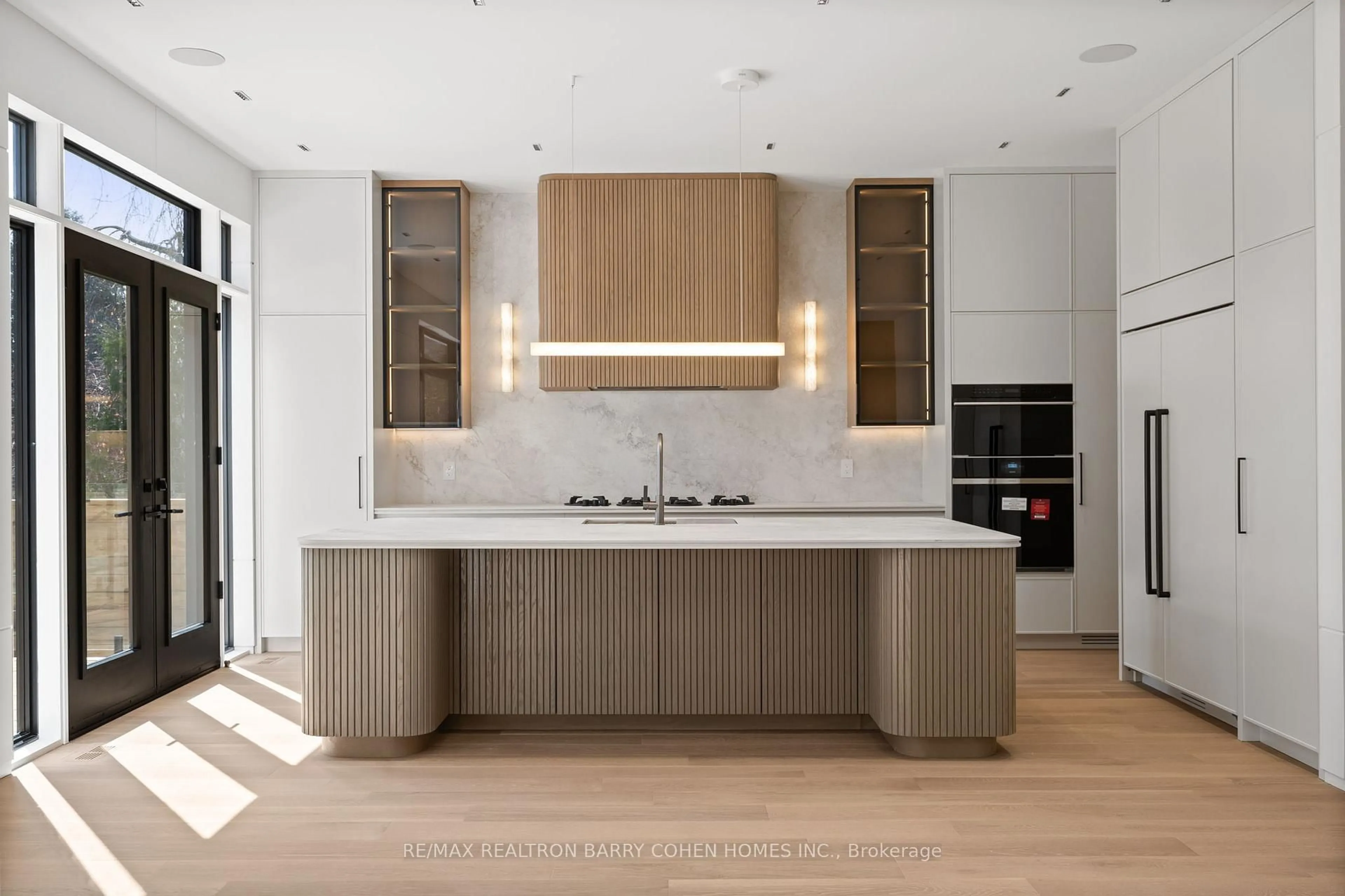Contemporary kitchen, wood/laminate floor for 595 Broadway Ave, Toronto Ontario M4G 2S4