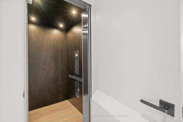 Additional property image - 595 Broadway Ave