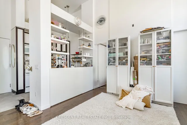 Additional property image - 915 King St Unit 208