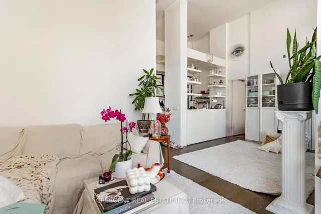 Additional property image - 915 King St Unit 208