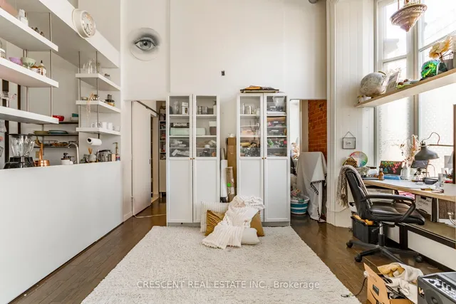 Additional property image - 915 King St Unit 208
