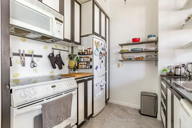 Additional property image - 915 King St Unit 208
